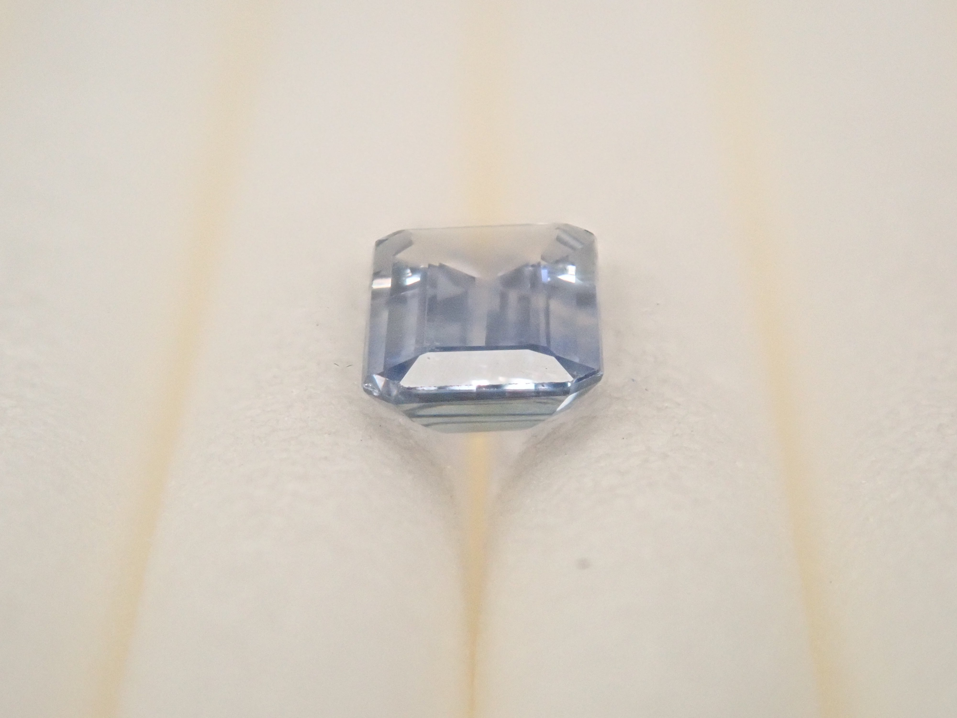 【11月22日晚間10點開賣】馬達加斯加雙色藍寶石 0.278克拉 散裝