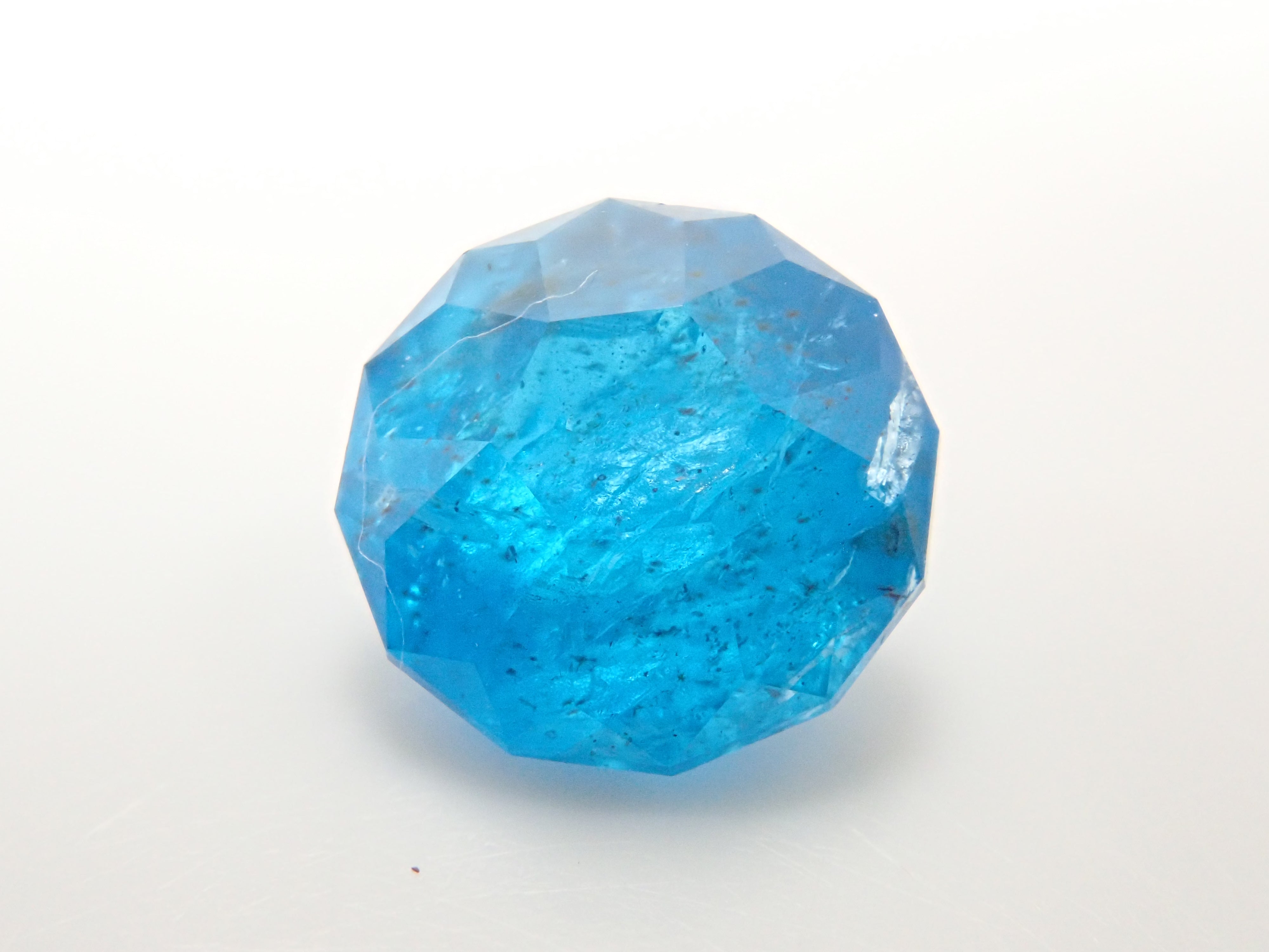 マダガスカル産ブルーアパタイト 7.2mm/1.572ctルース