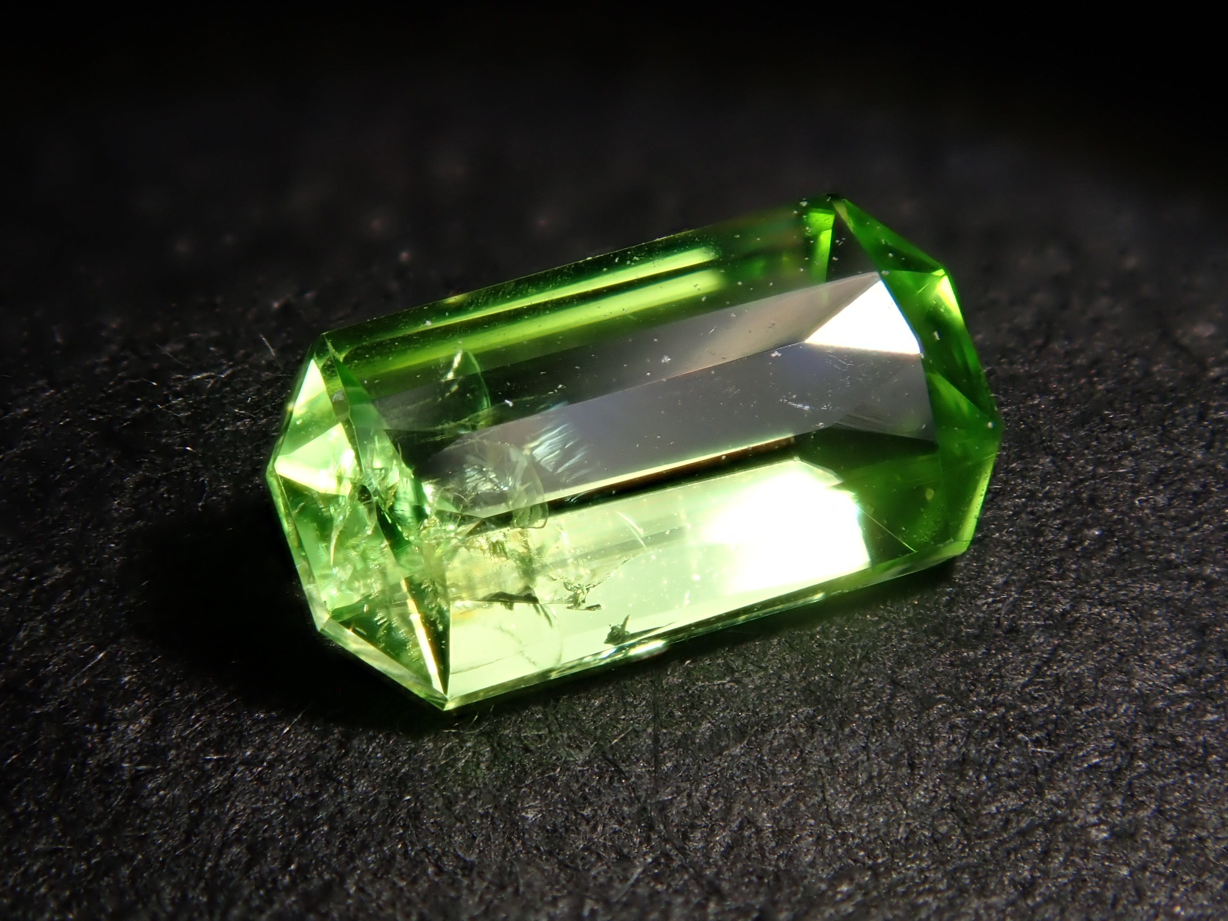 【10/29 22時販売】タンザニア産ミントダイオプサイド 0.364ctルース