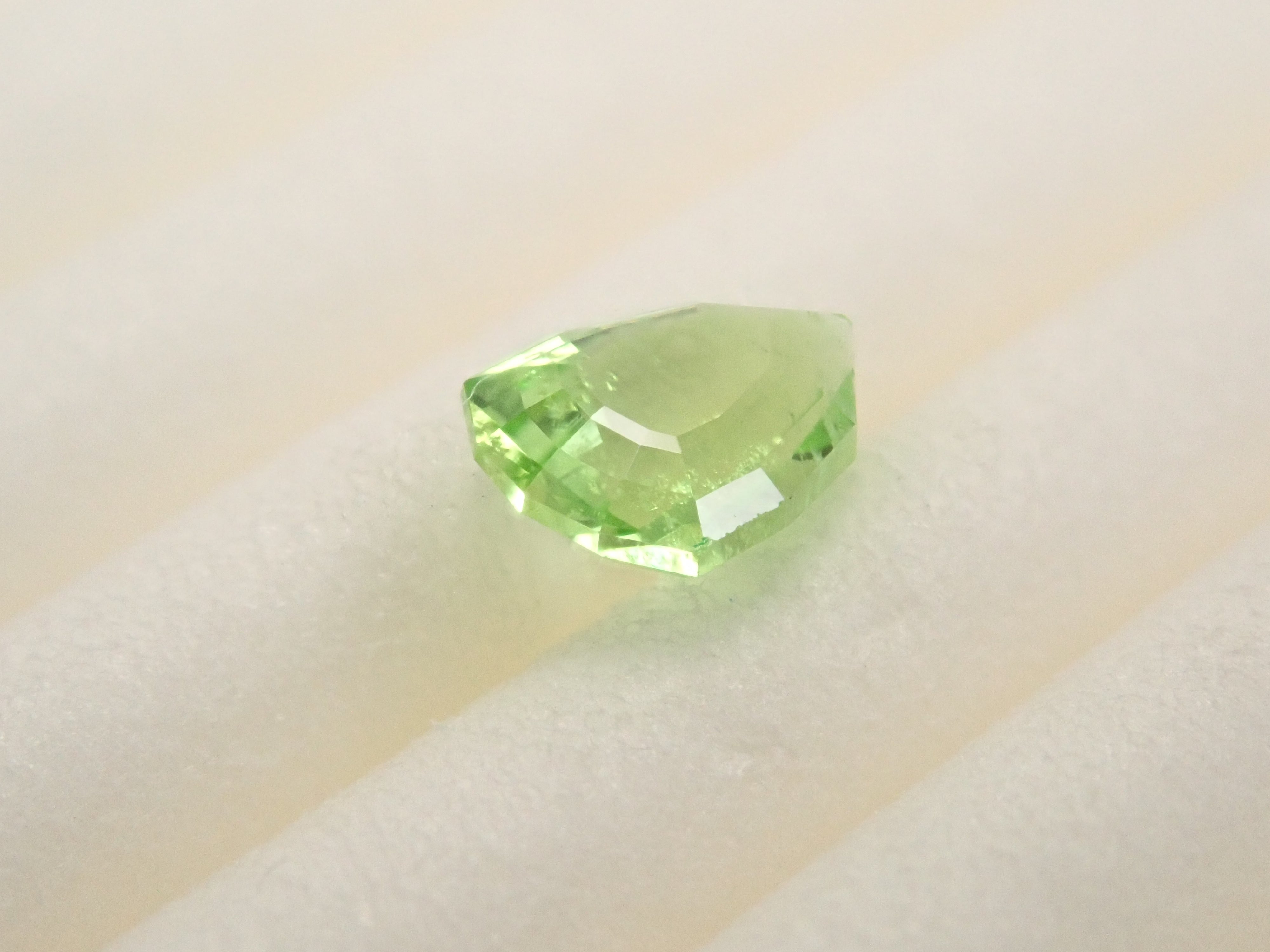 【10/29 22時販売】タンザニア産ミントダイオプサイド 0.290ctルース