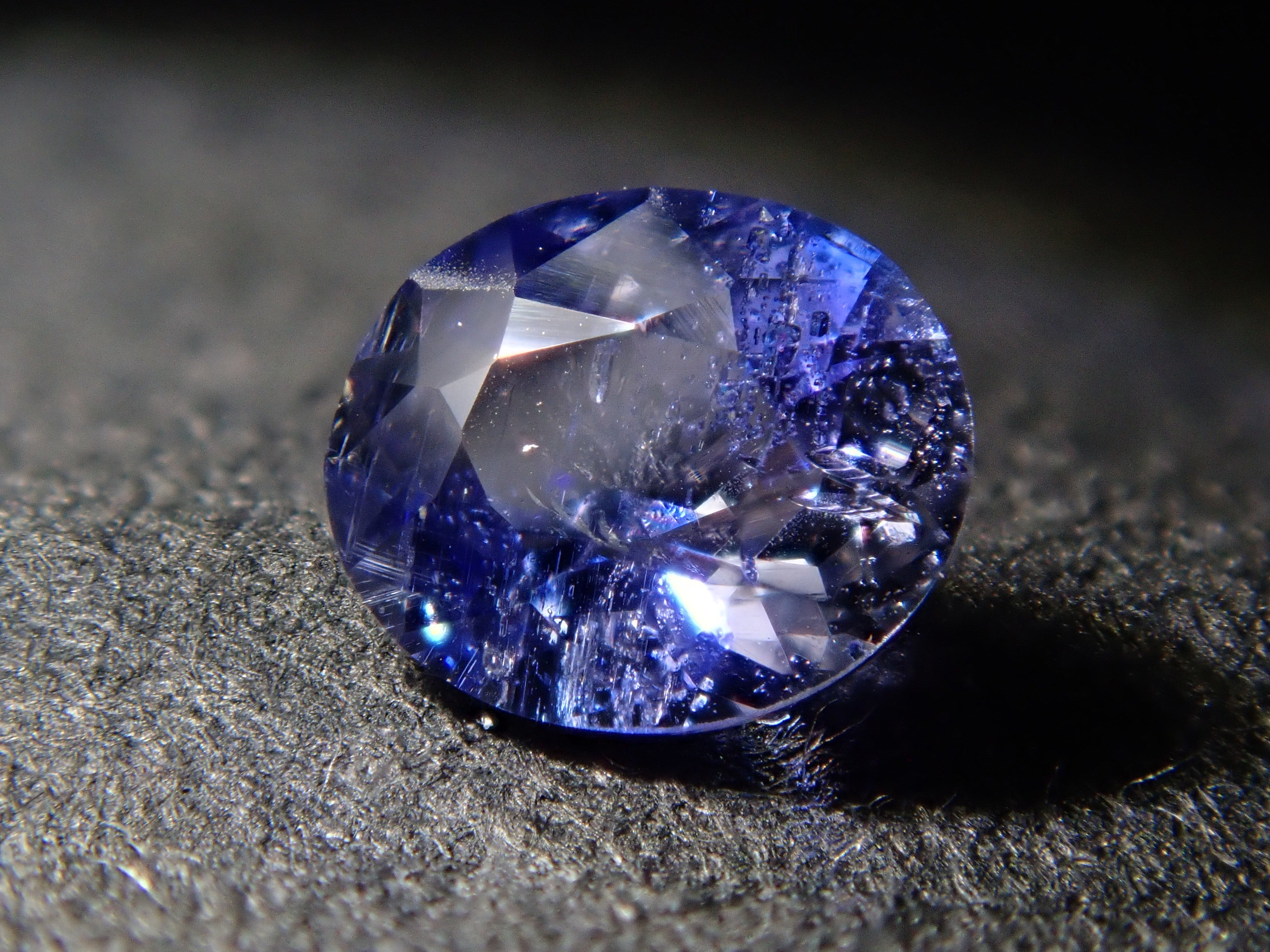 【抽選販売：10/31(金)10時am〆】マダガスカル産デュモルチェライト 0.195ctルース