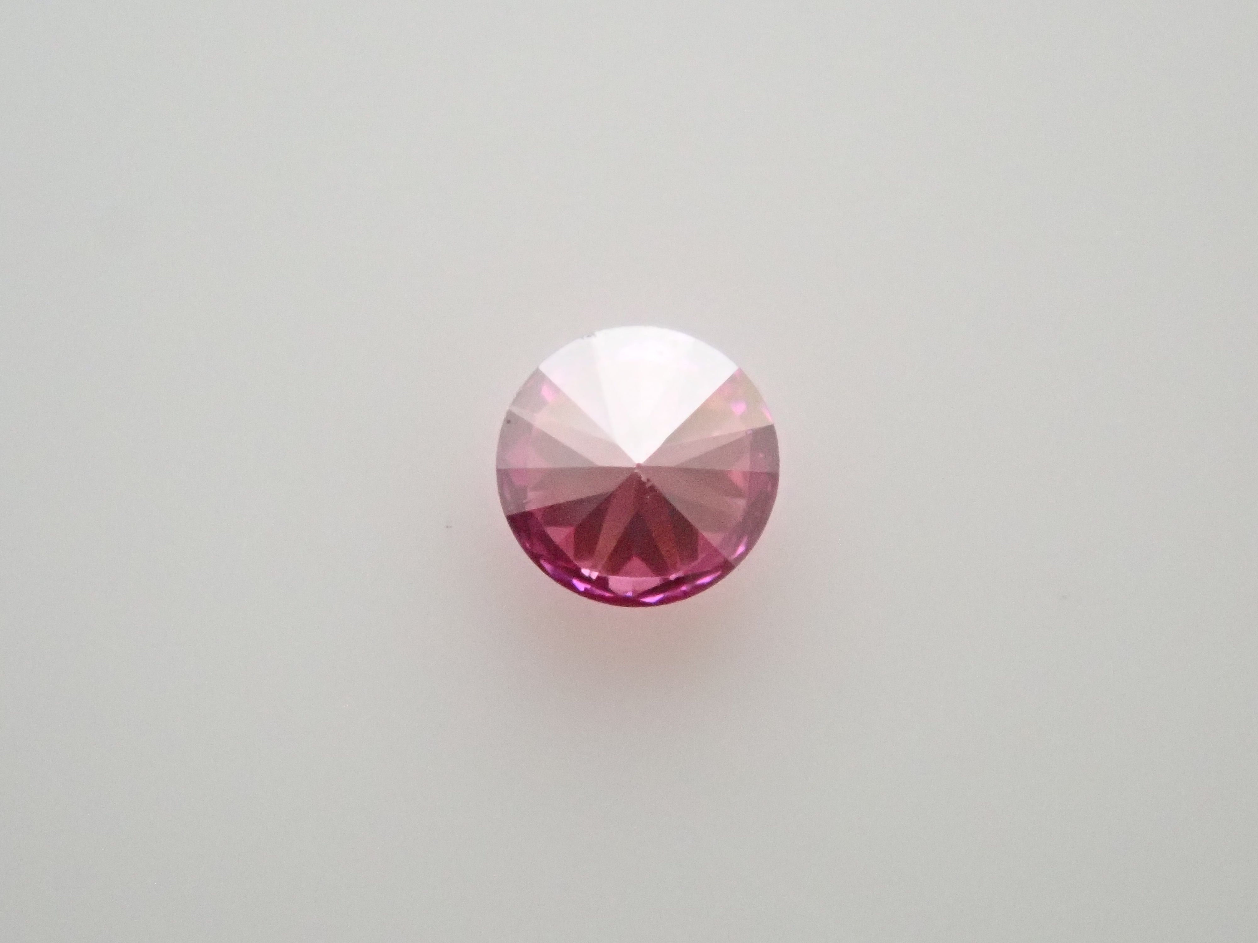 【32501720掲載】ピンクダイヤモンド（トリートメント） 0.030ctルース(FANCY VIVID PURPLISH PINK, VS-2)