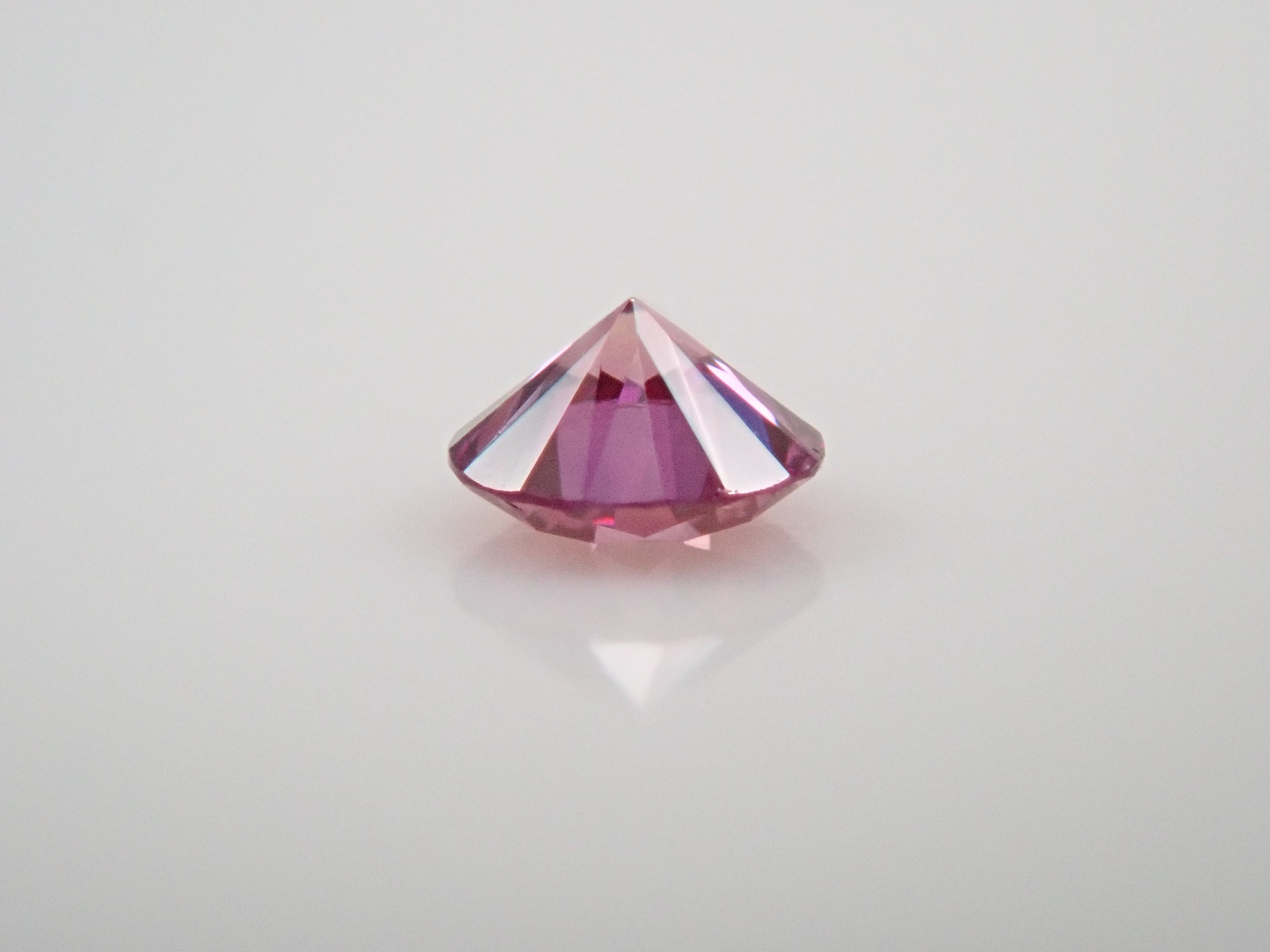 【32501720掲載】ピンクダイヤモンド（トリートメント） 0.030ctルース(FANCY VIVID PURPLISH PINK, VS-2)