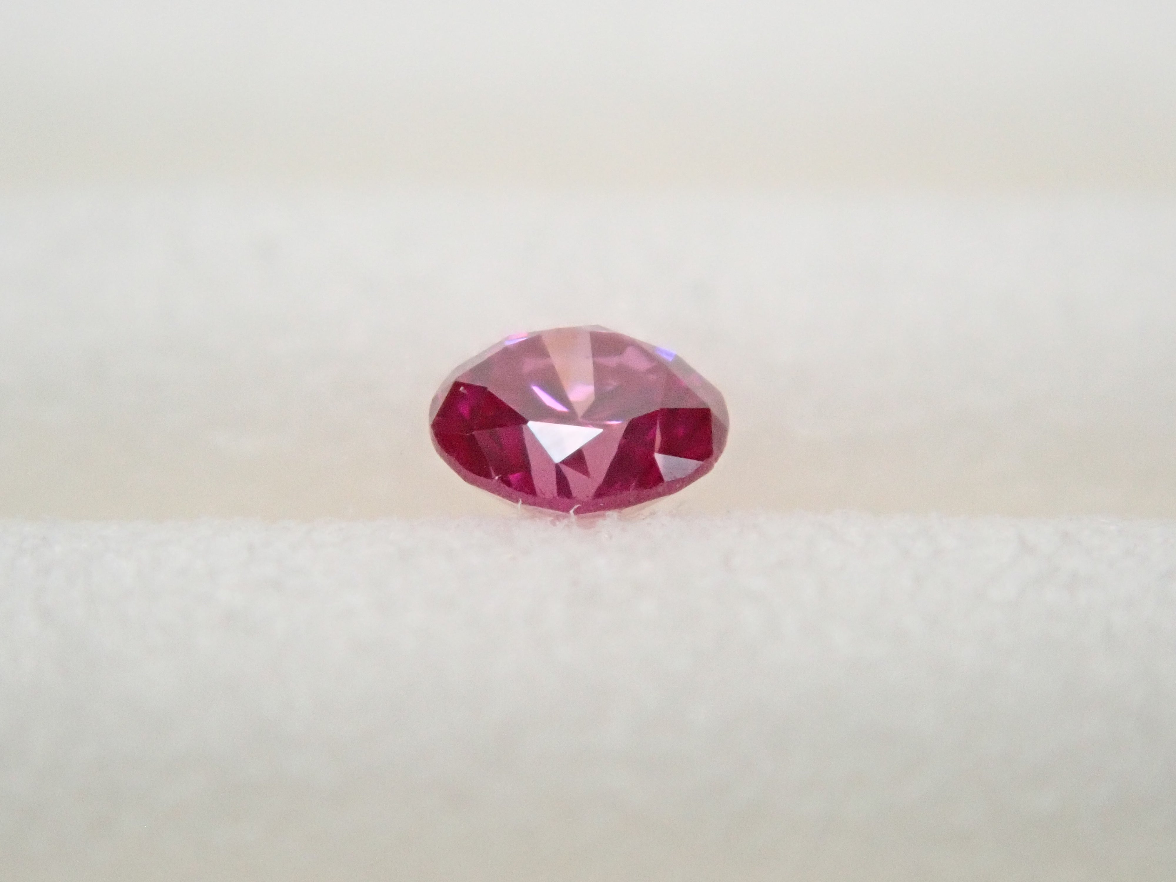 【32501721掲載】ピンクダイヤモンド（トリートメント） 0.032ctルース(FANCY VIVID PURPLISH PINK, SI-1)