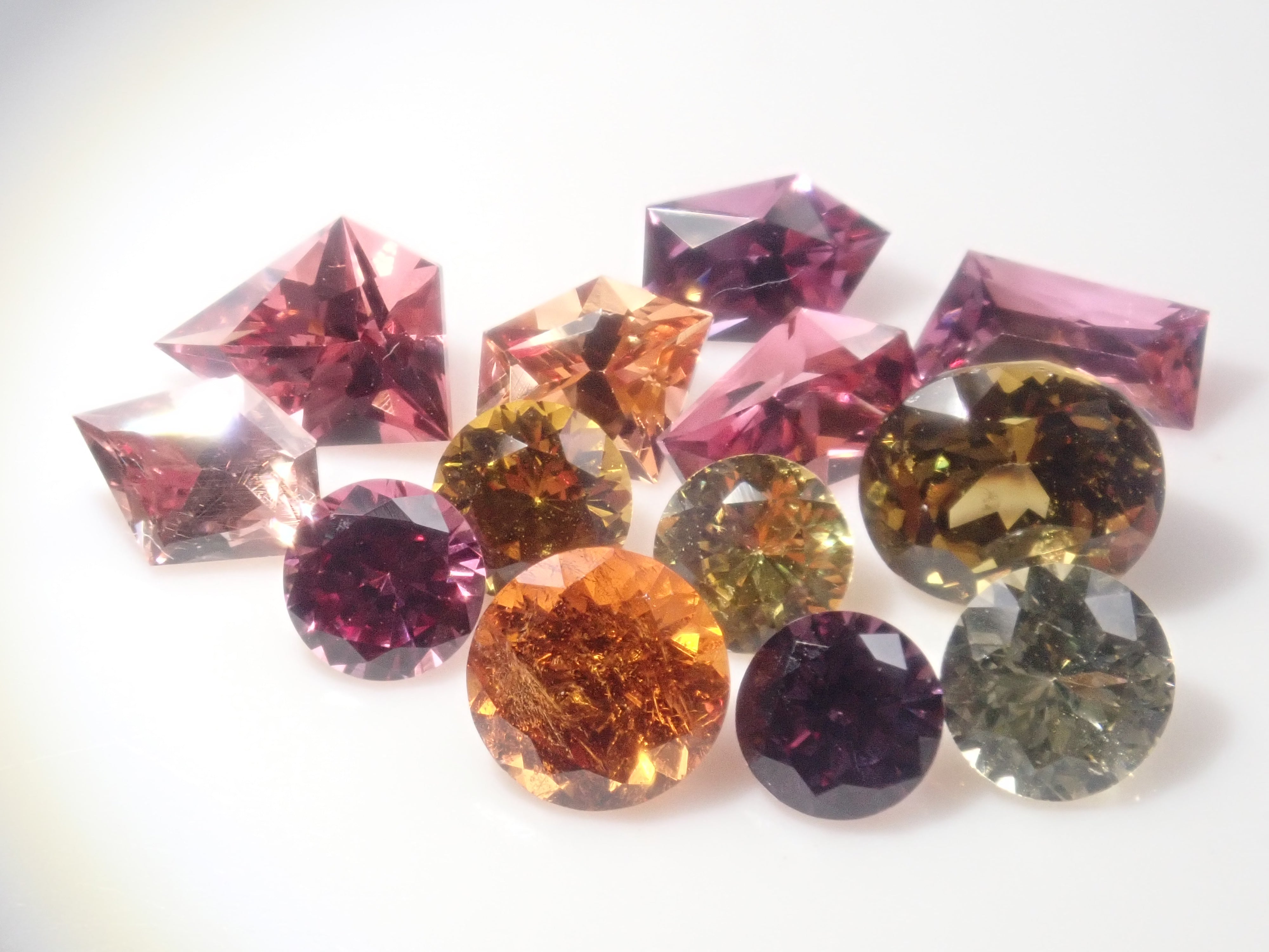 【10/31 22時販売】《限定15石》甲州貴石切子2石を含むガーネットガチャ1石ルース《複数購入割引有》