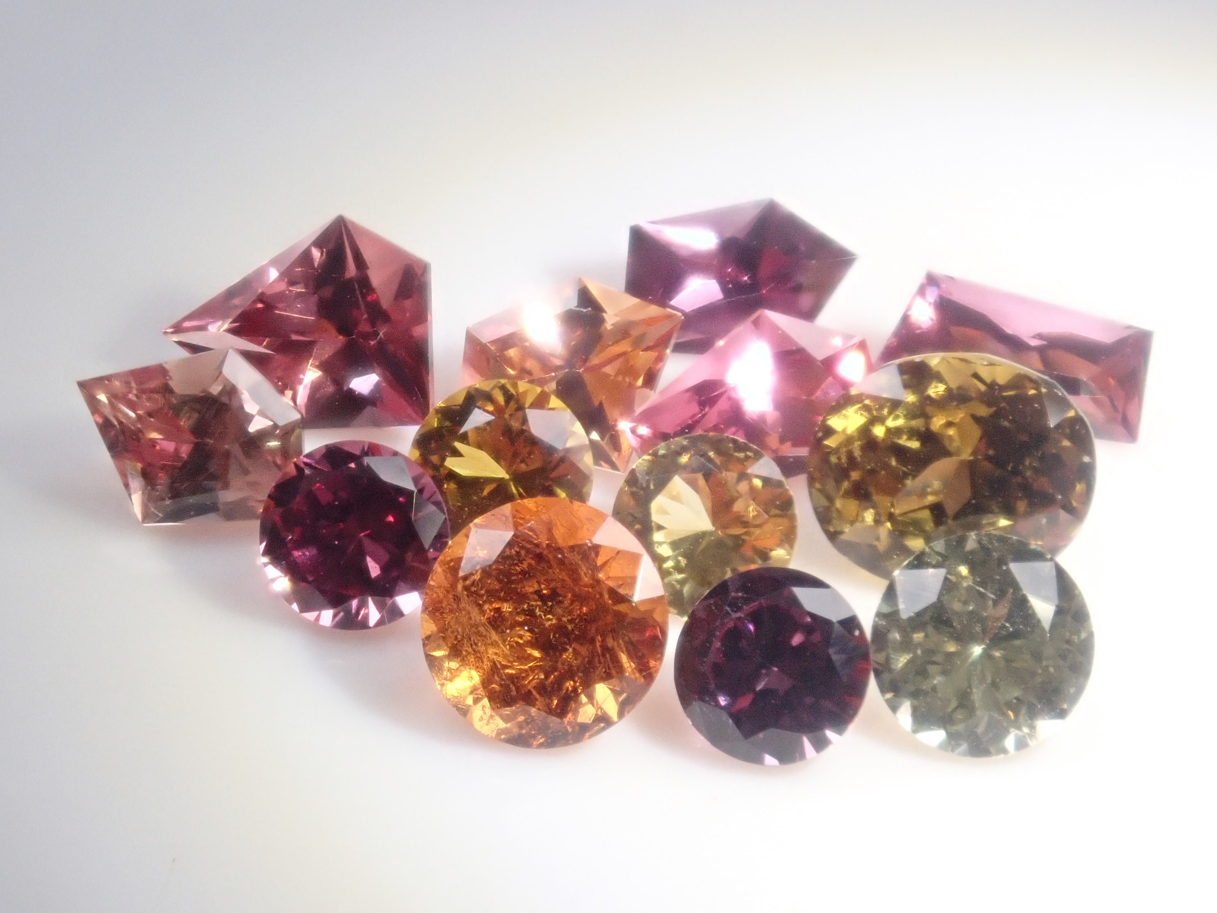 【10/31 22時販売】《限定15石》甲州貴石切子2石を含むガーネットガチャ1石ルース《複数購入割引有》