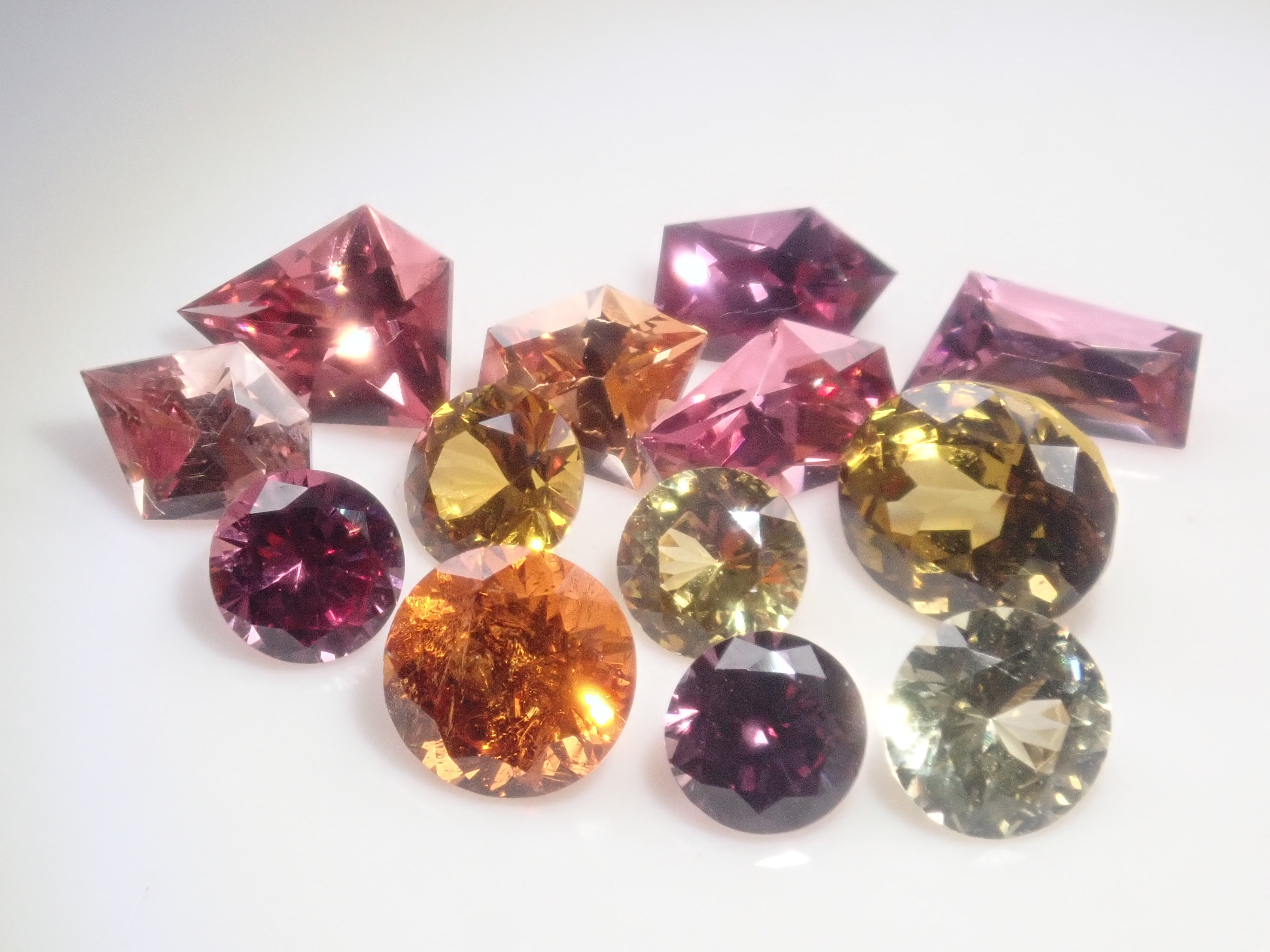 【10/31 22時販売】《限定15石》甲州貴石切子2石を含むガーネットガチャ1石ルース《複数購入割引有》