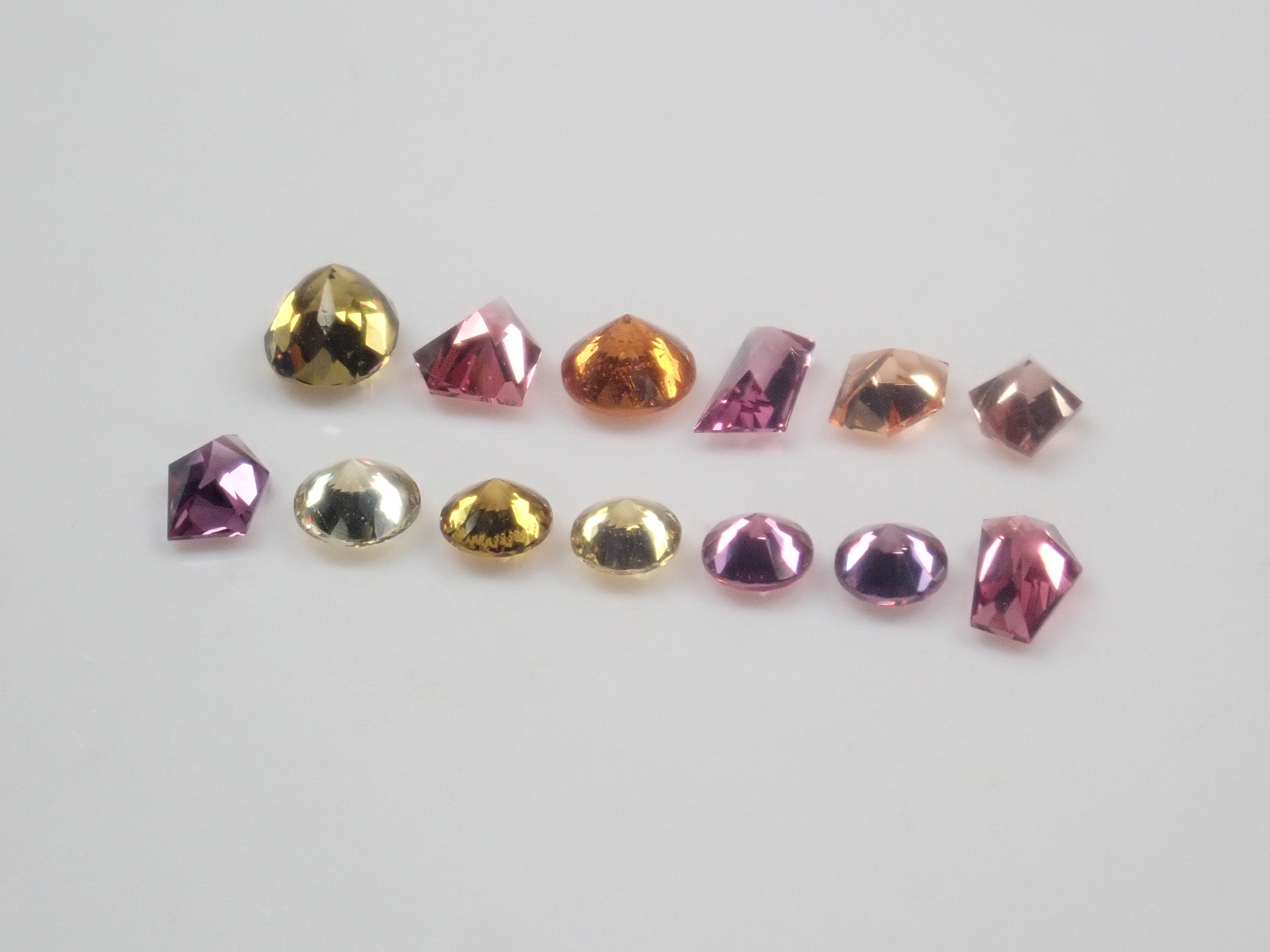 【10/31 22時販売】《限定15石》甲州貴石切子2石を含むガーネットガチャ1石ルース《複数購入割引有》