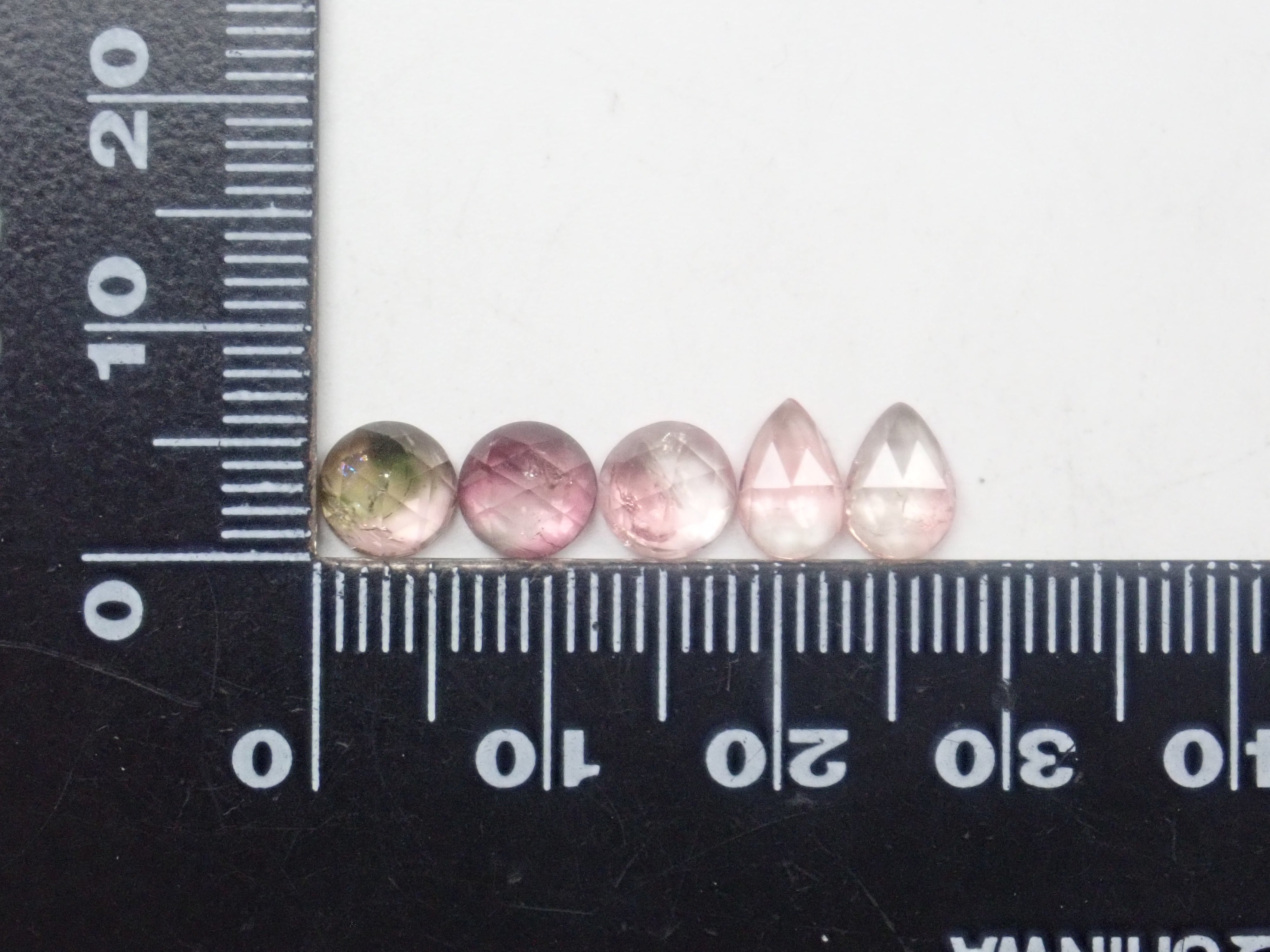 【10月10日晚間10點開售】【限量10顆】贏取一顆雙色寶石扭蛋中的裸石雙色歐幾裡得寶石【多買有優惠】