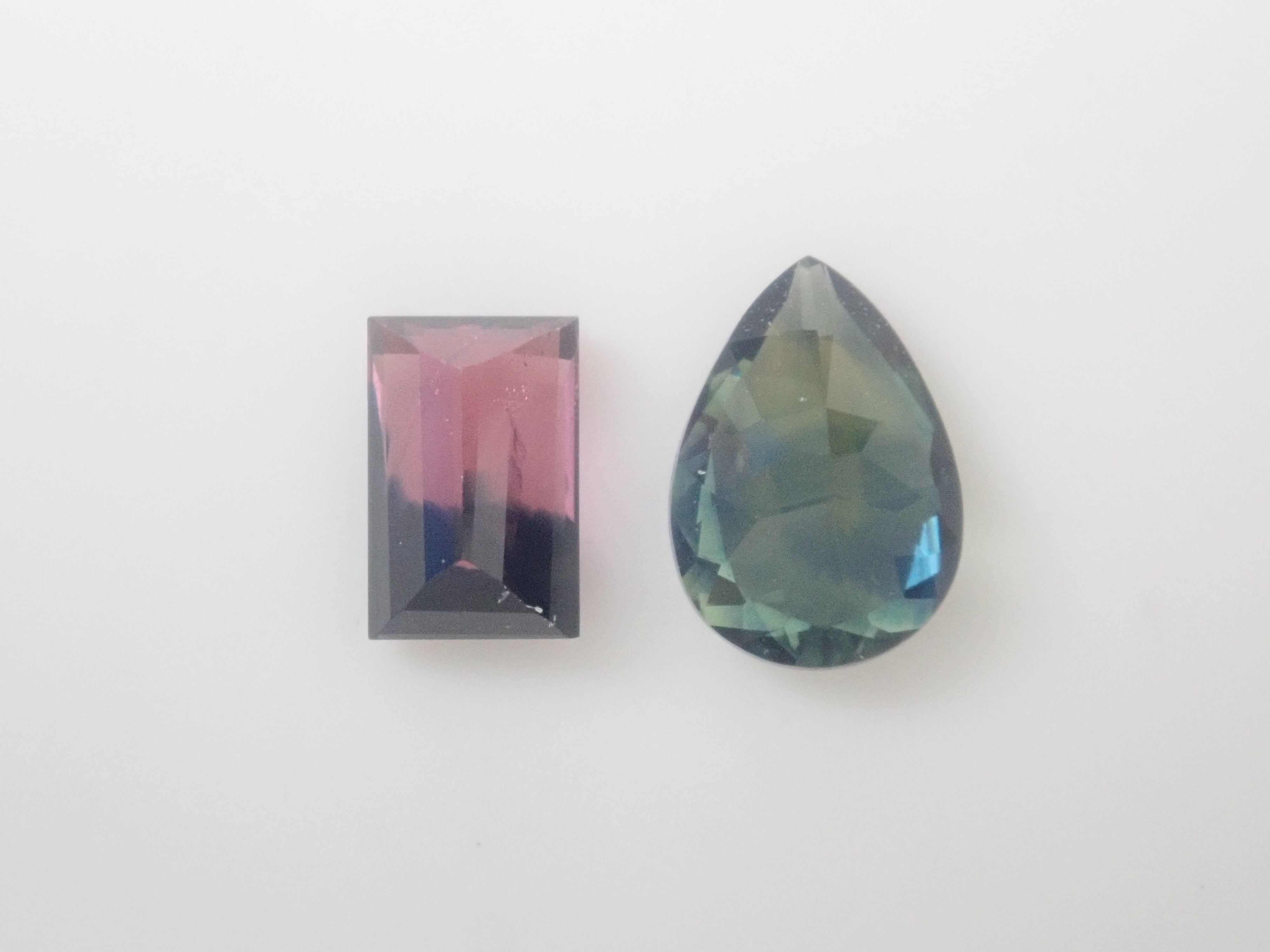 【10月10日晚間10點開售】【限量10顆】贏取一顆雙色寶石扭蛋中的裸石雙色歐幾裡得寶石【多買有優惠】