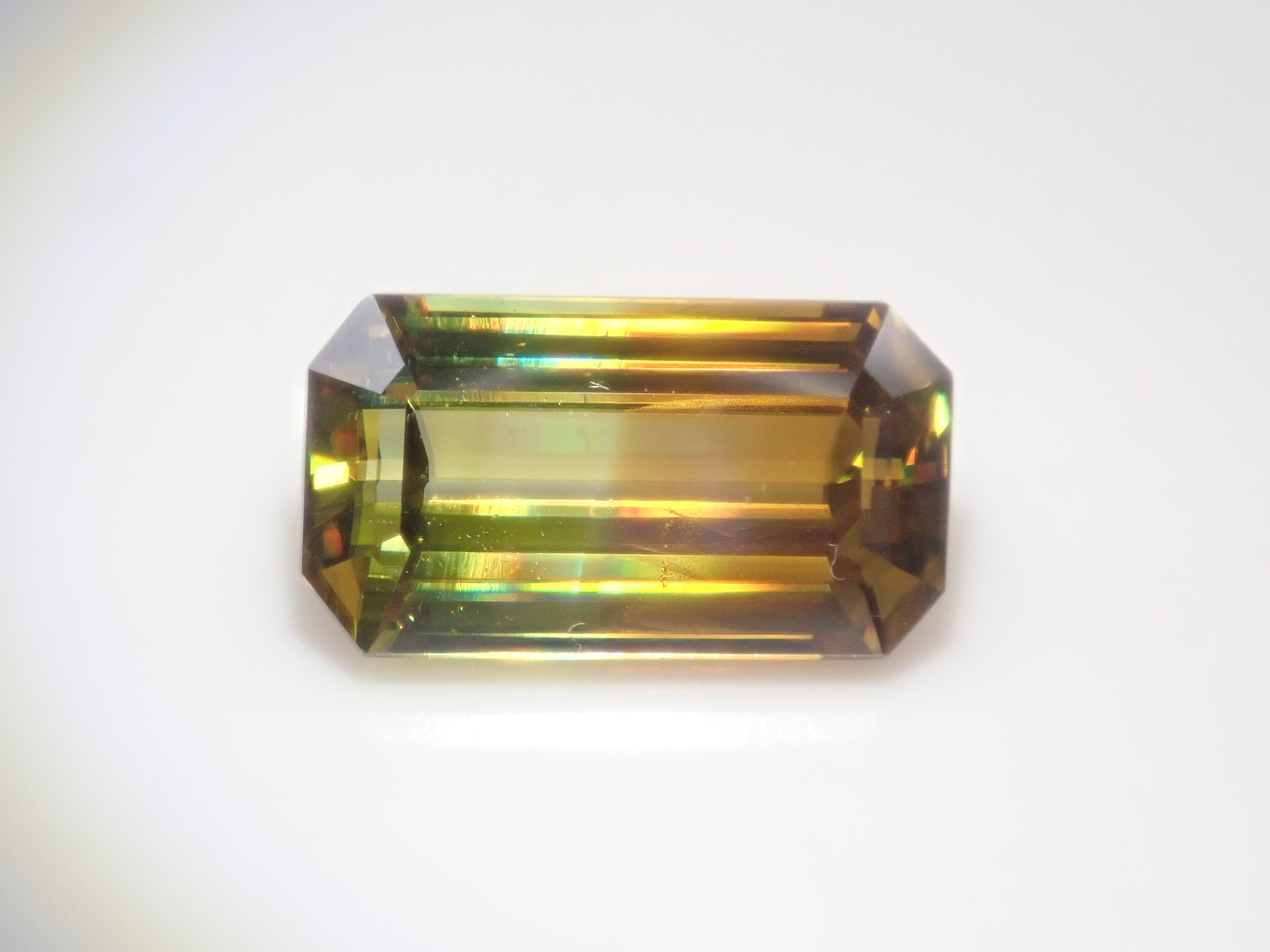 【10月10日晚間10點開售】【限量10顆】贏取一顆雙色寶石扭蛋中的裸石雙色歐幾裡得寶石【多買有優惠】