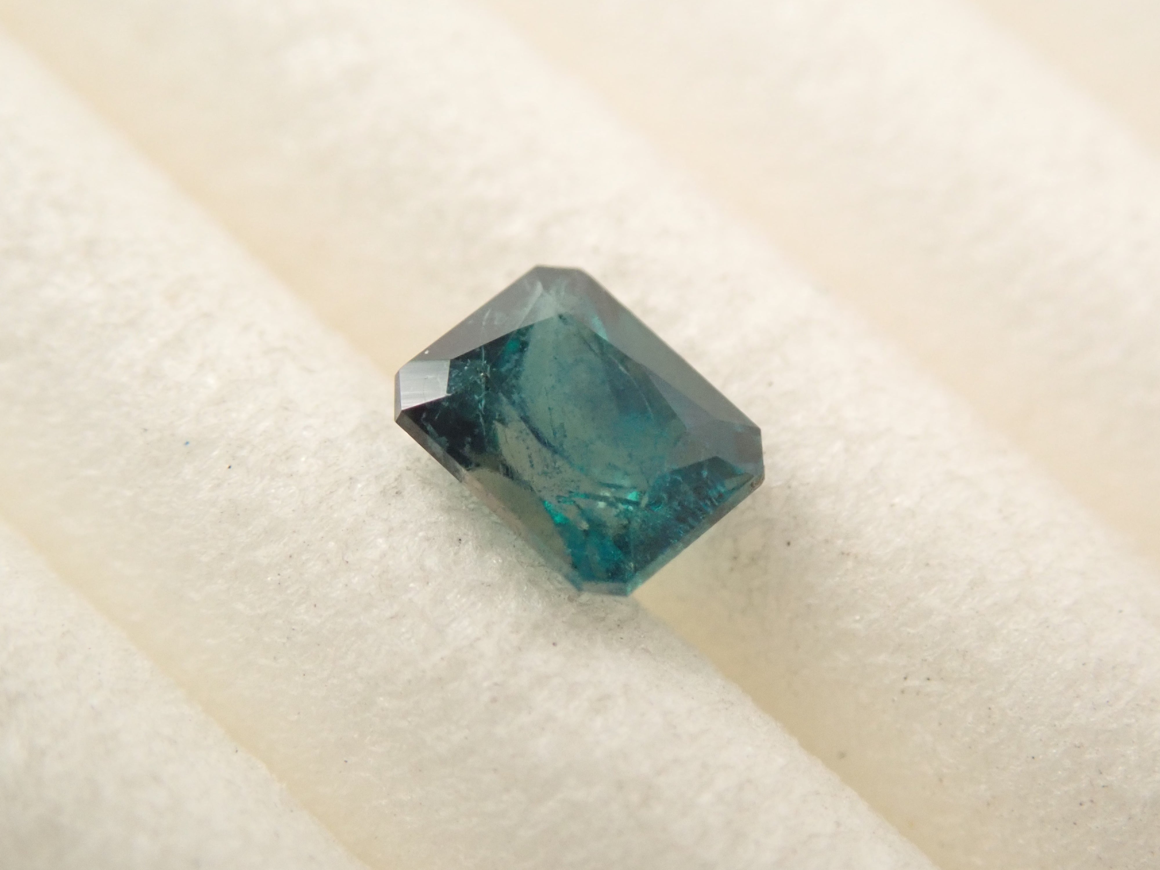 【10/31 22時販売】マダガスカル産グランディディエライト 0.168ctルース