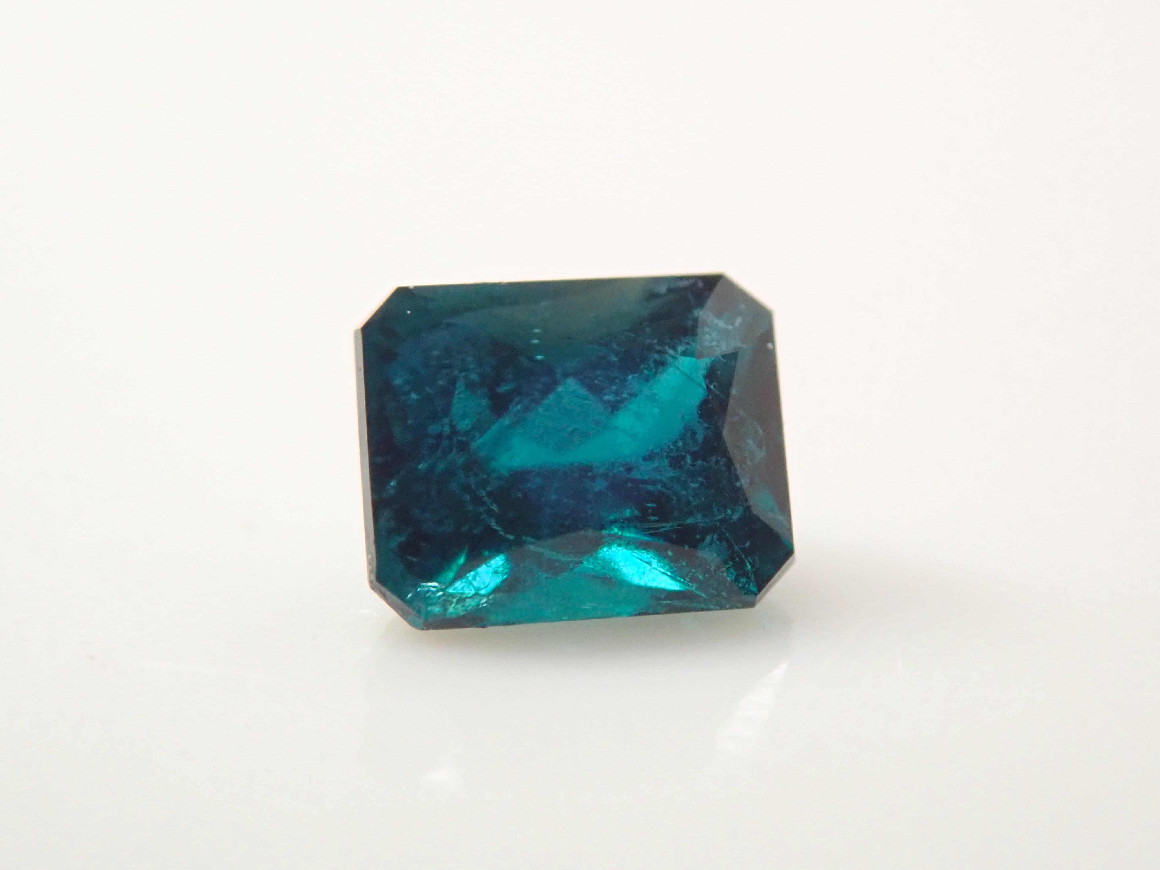 【10/31 22時販売】マダガスカル産グランディディエライト 0.168ctルース