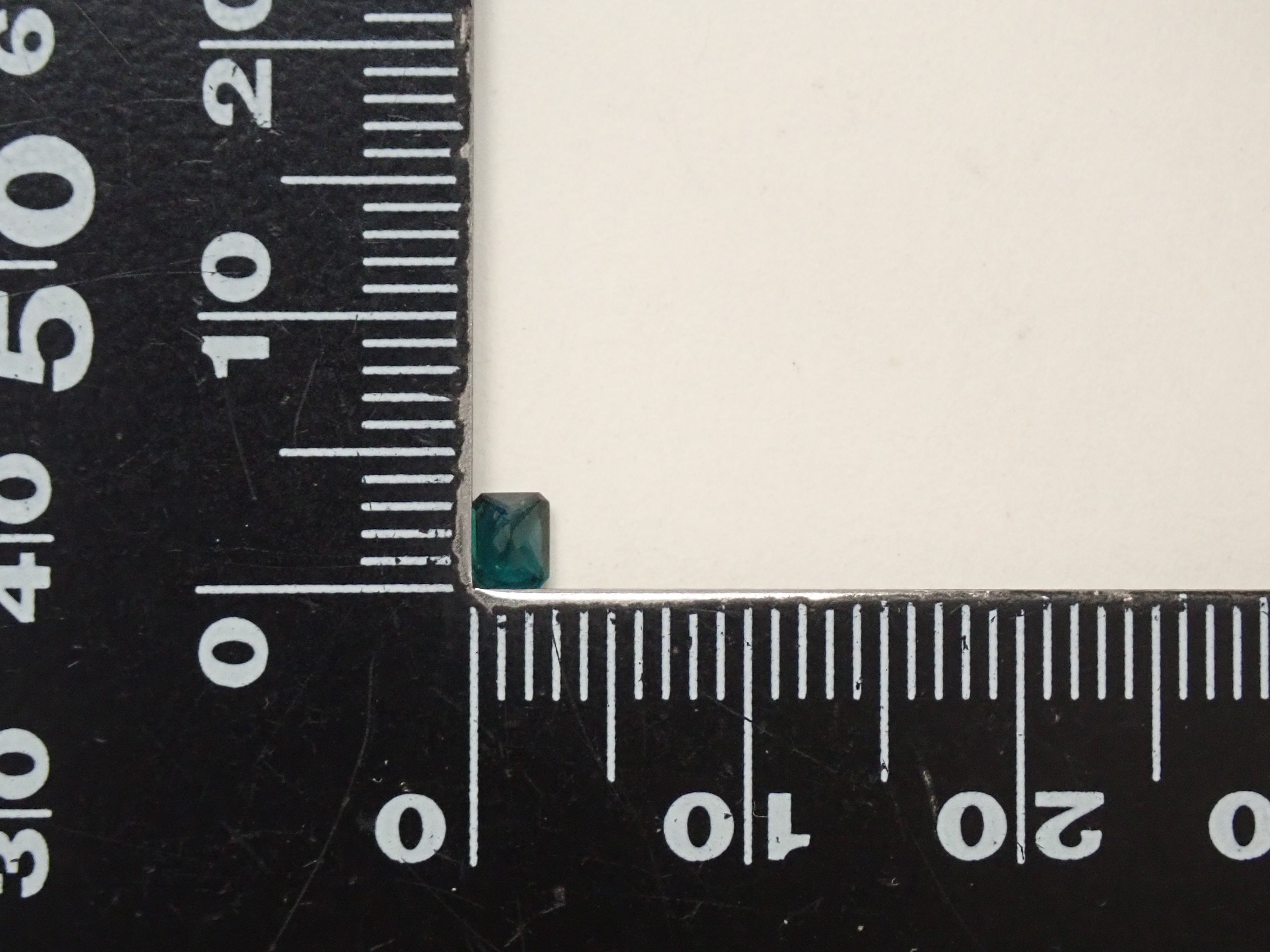 【10/31 22時販売】マダガスカル産グランディディエライト 0.168ctルース