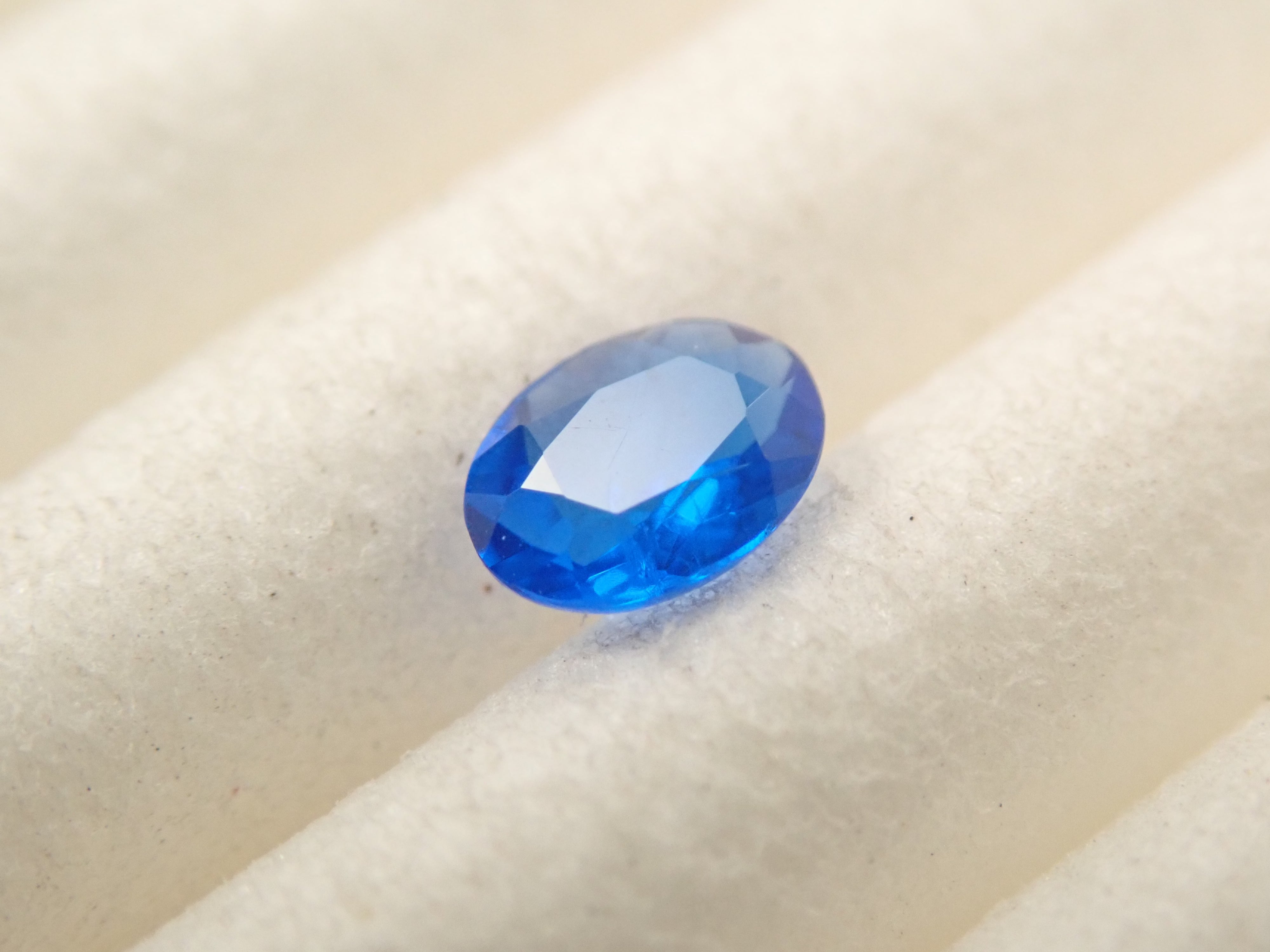 【10/31 22時販売】ドイツ産アウイナイト 0.073ctルース