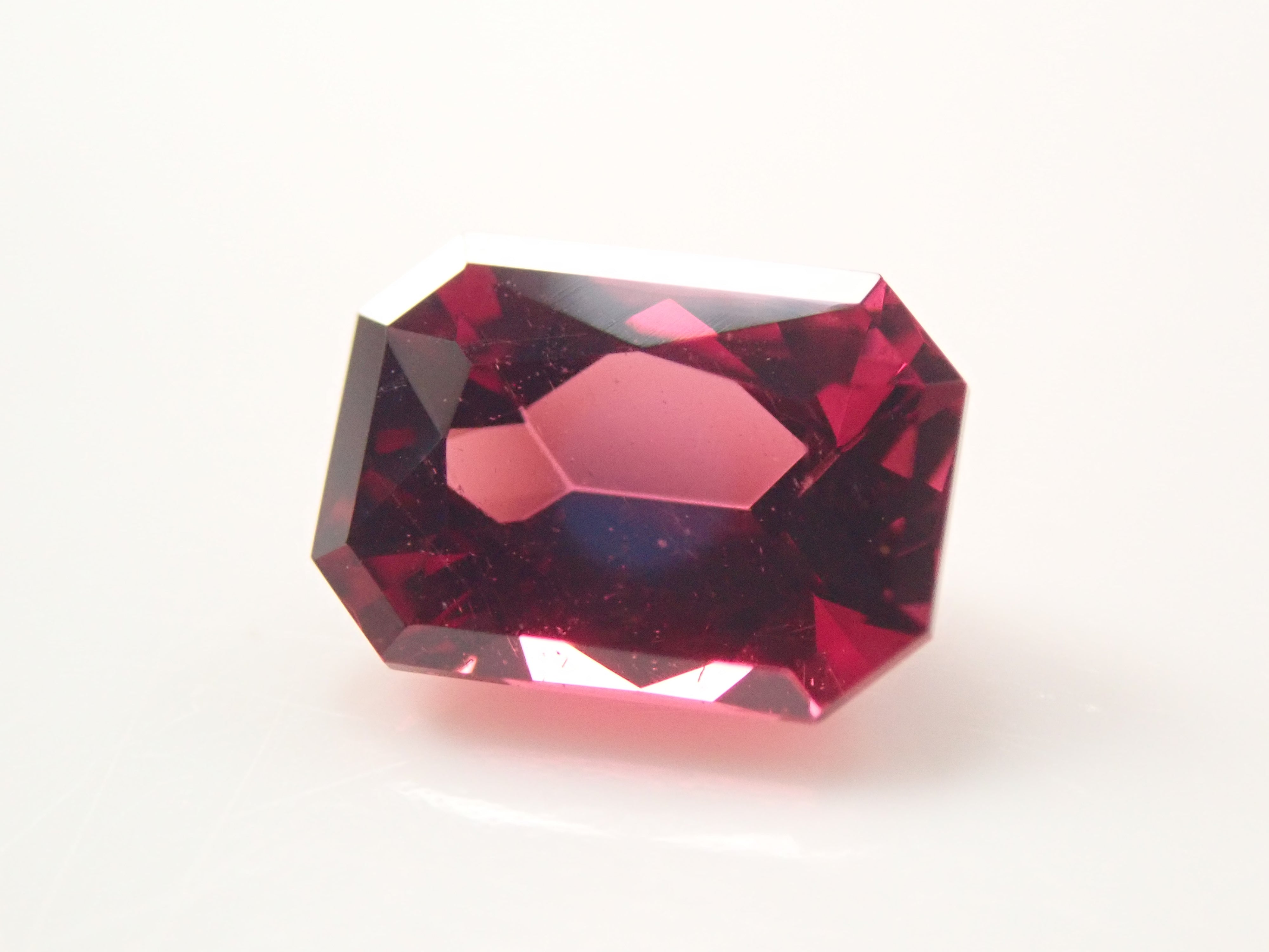 【11/1 22時販売】モザンビーク産ロードライトガーネット 0.835ctルース