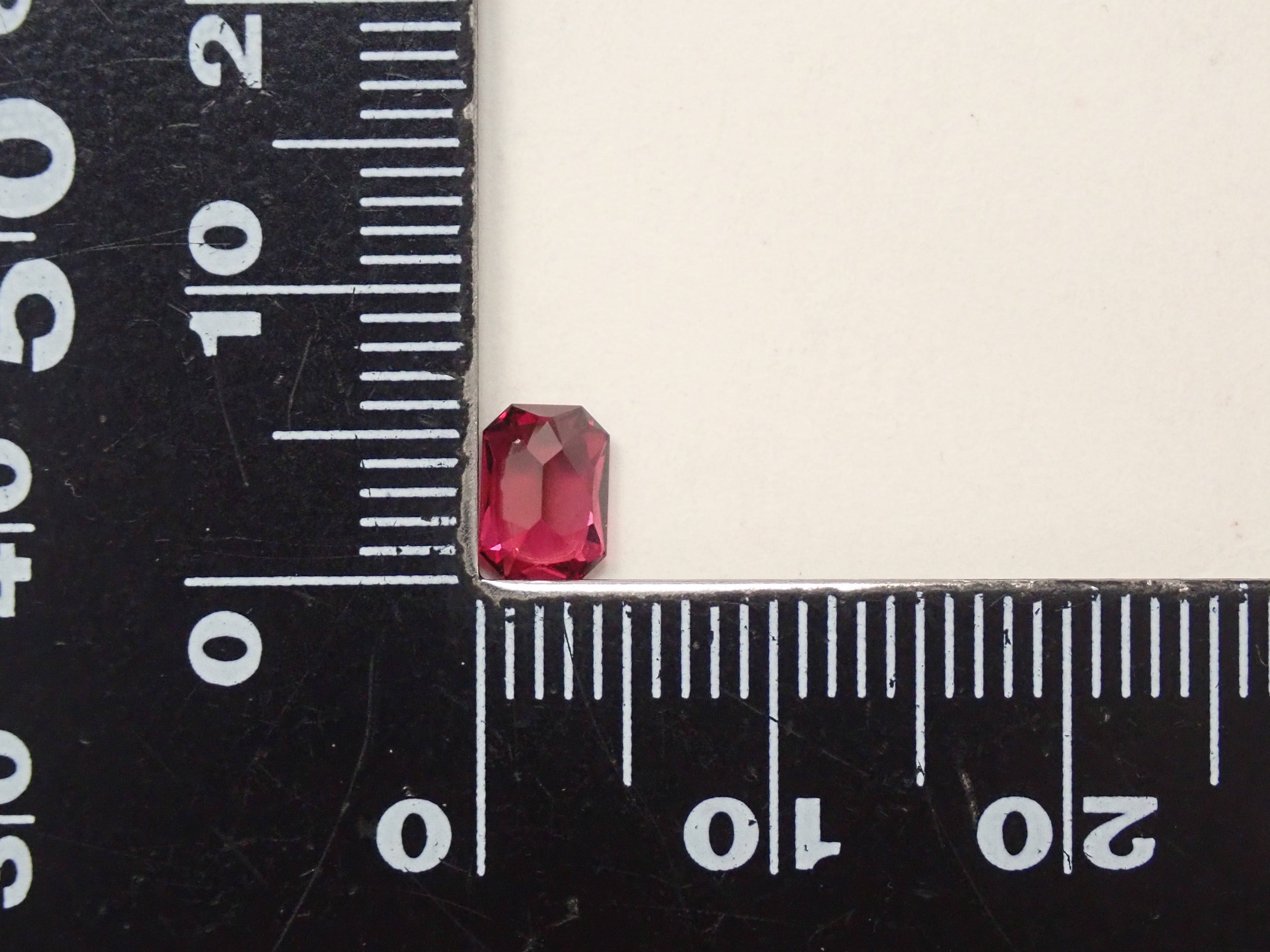 【11/1 22時販売】モザンビーク産ロードライトガーネット 0.835ctルース