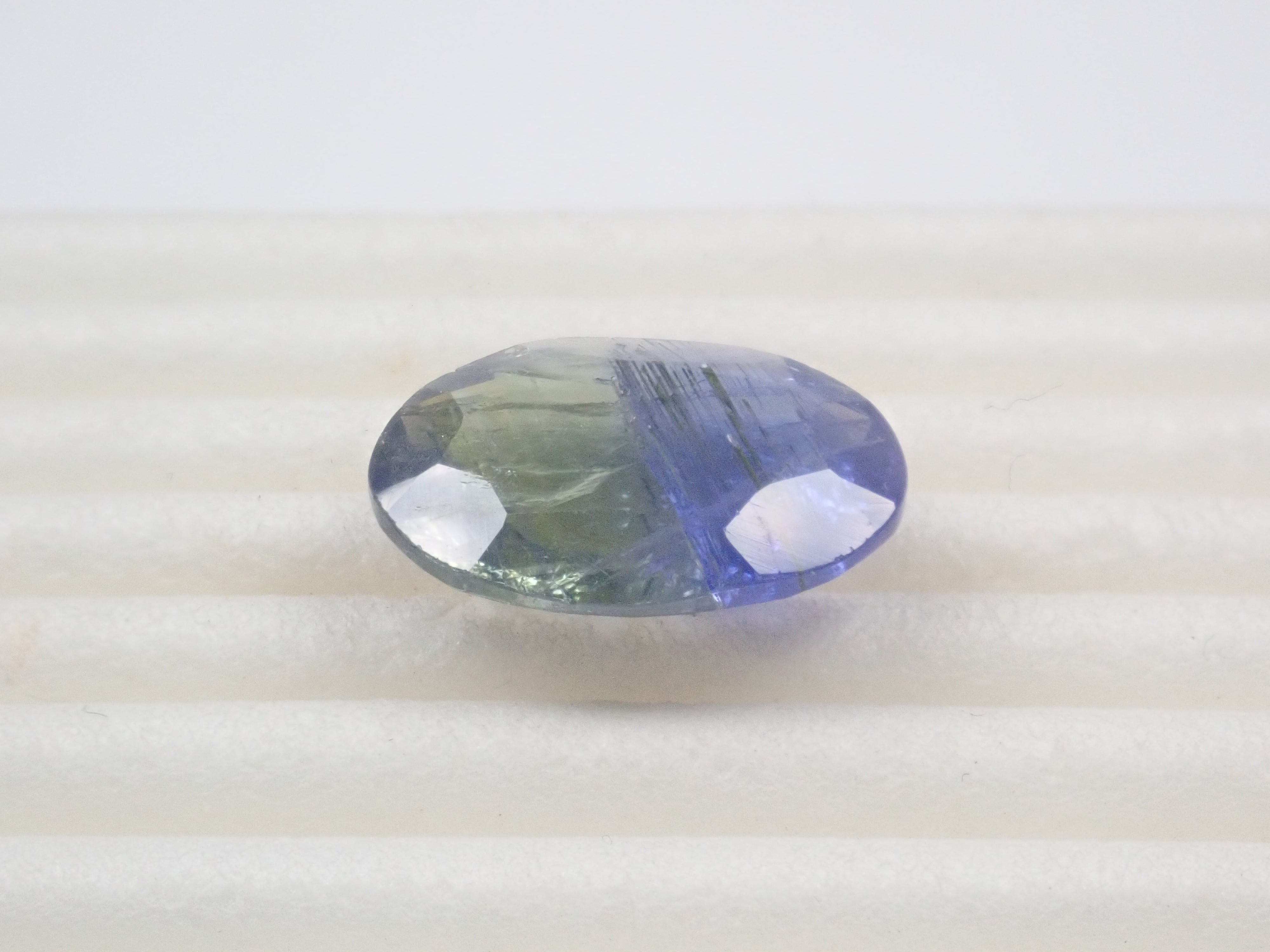 [12560872] Bicolor Tanzanite 6.351ct Loose Stone