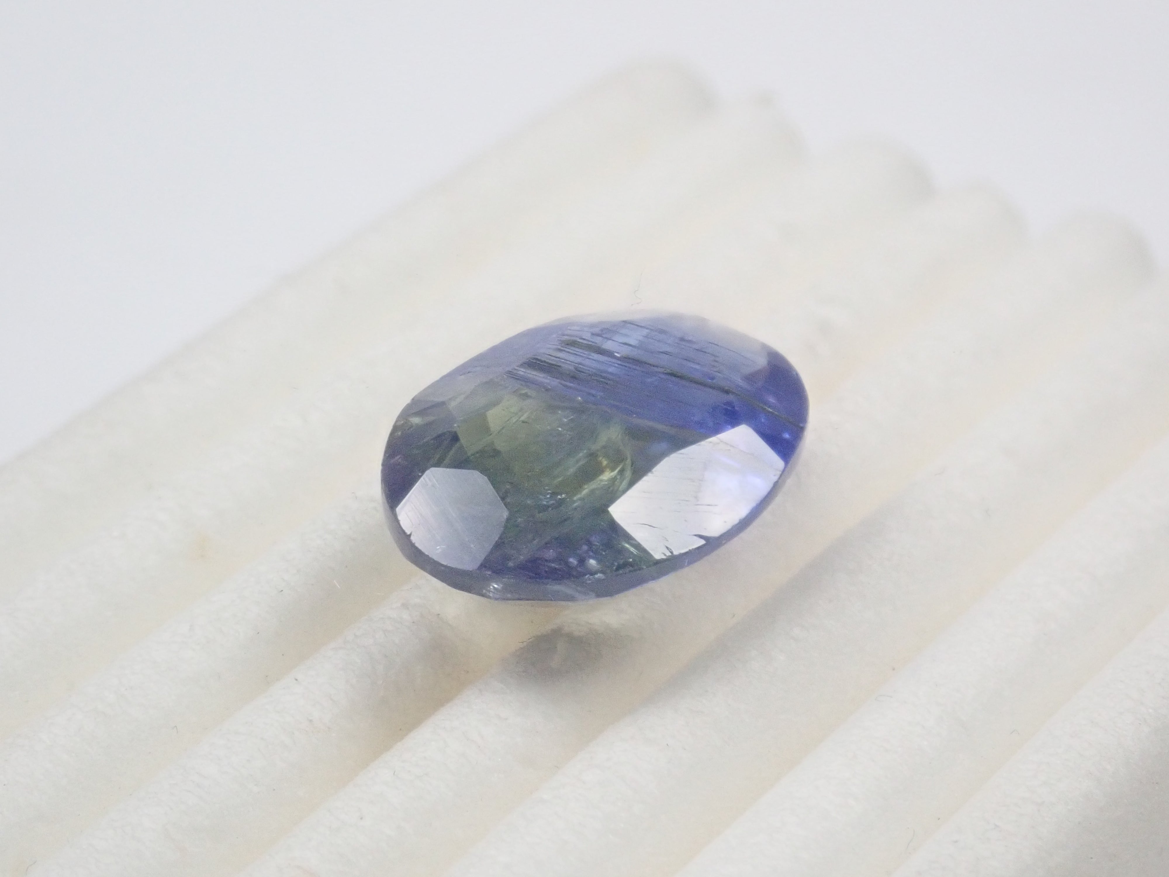 [12560872] Bicolor Tanzanite 6.351ct Loose Stone