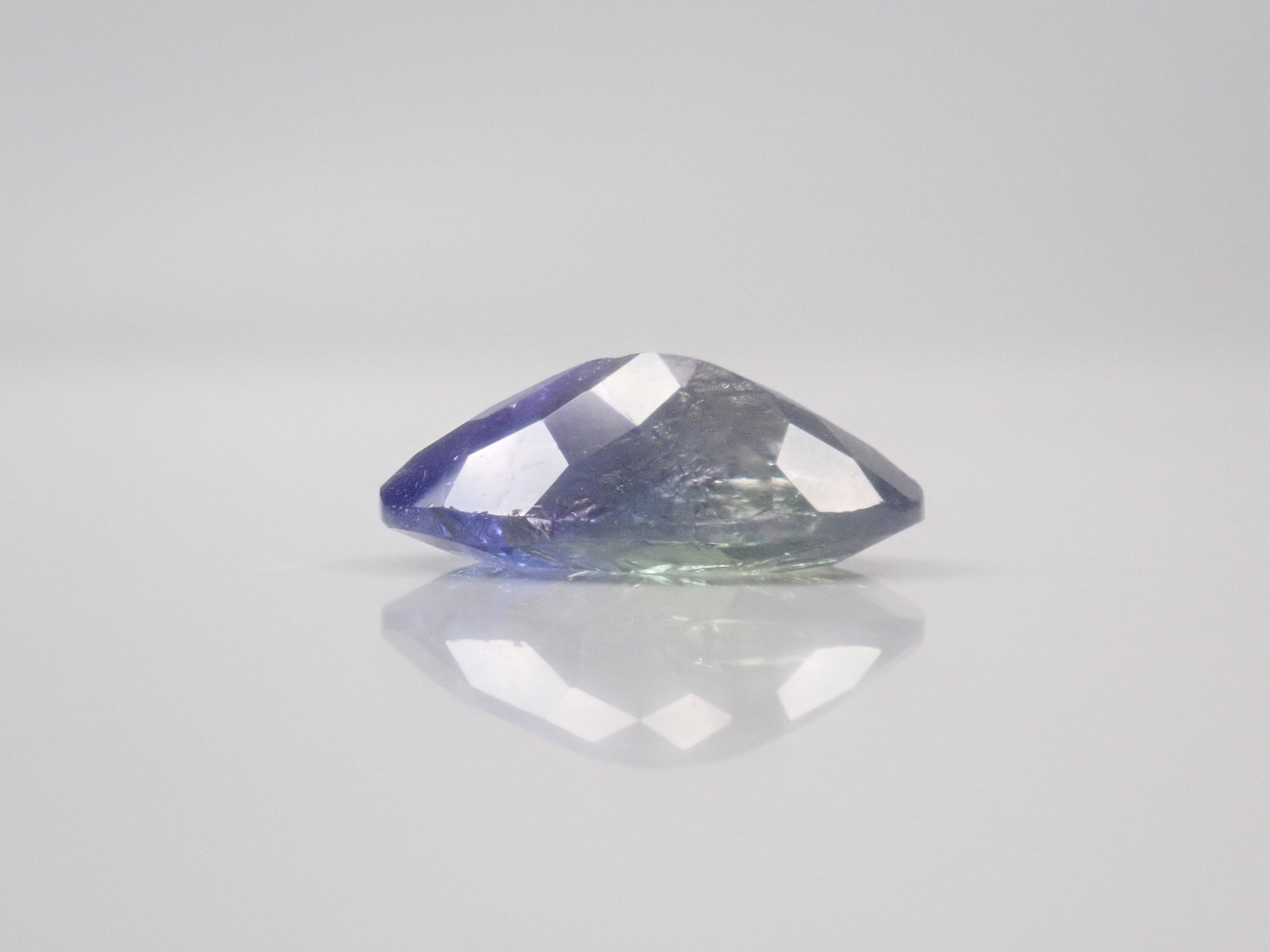 [12560872] Bicolor Tanzanite 6.351ct Loose Stone