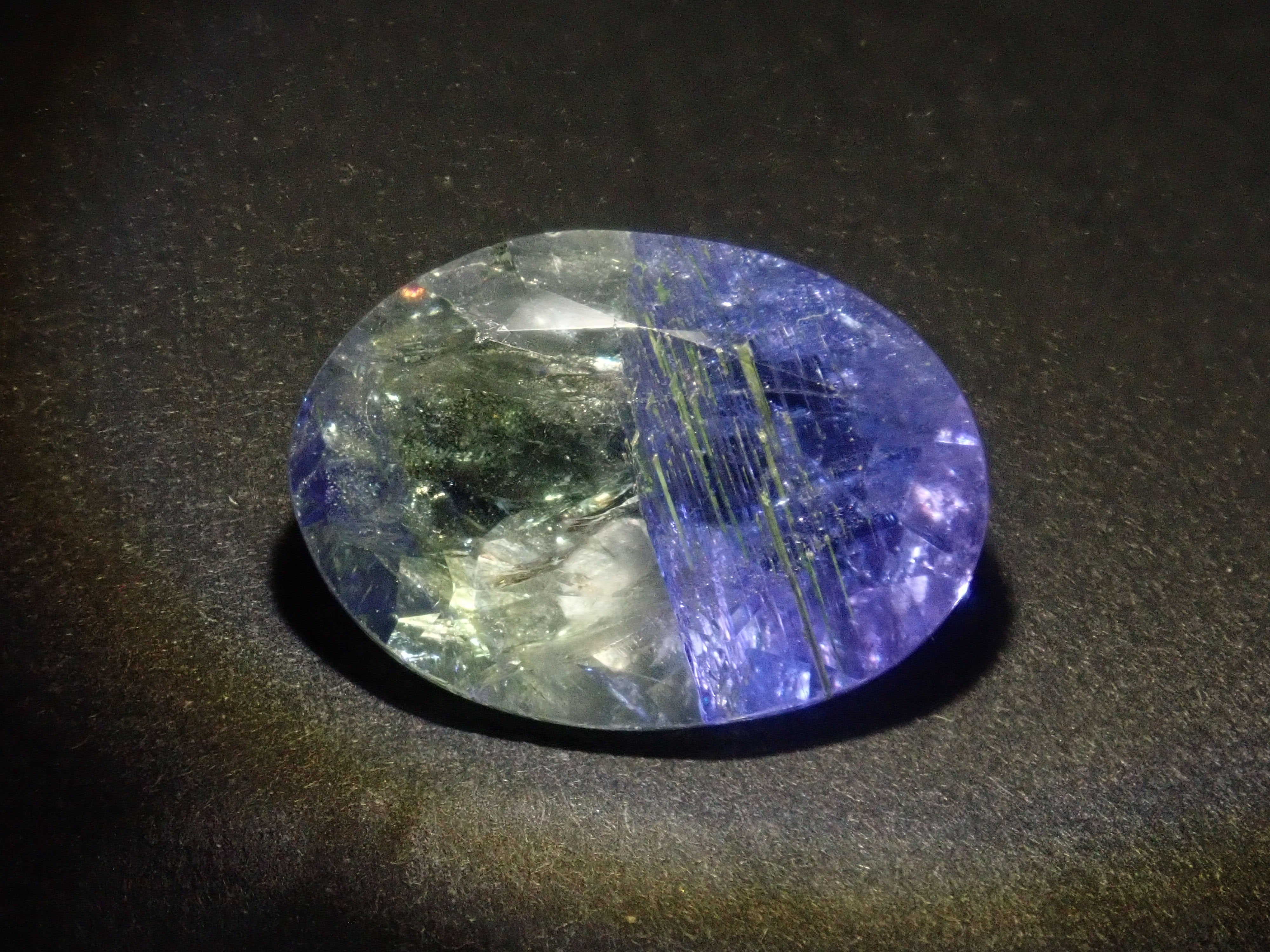 [12560872] Bicolor Tanzanite 6.351ct Loose Stone