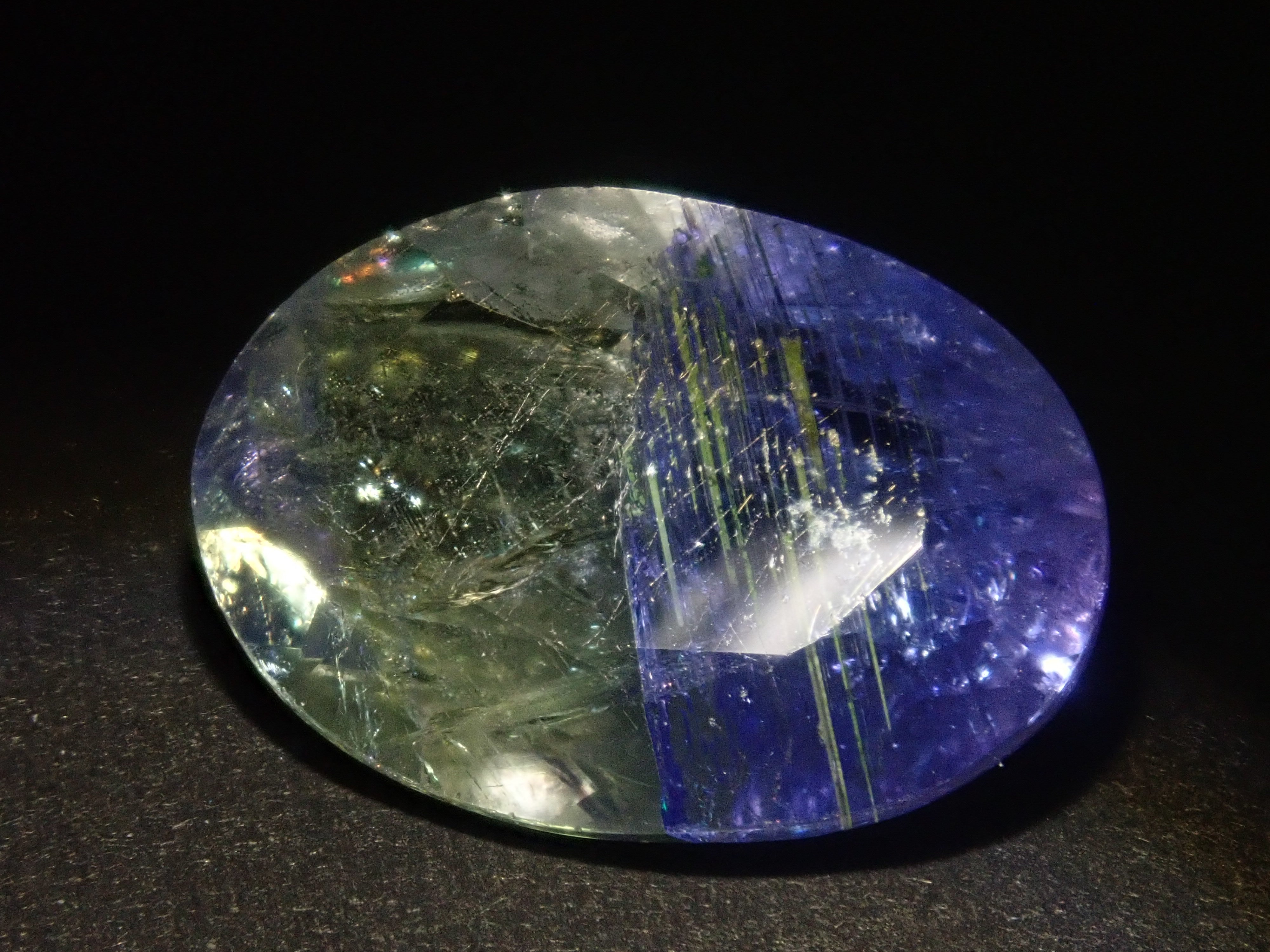 [12560872] Bicolor Tanzanite 6.351ct Loose Stone