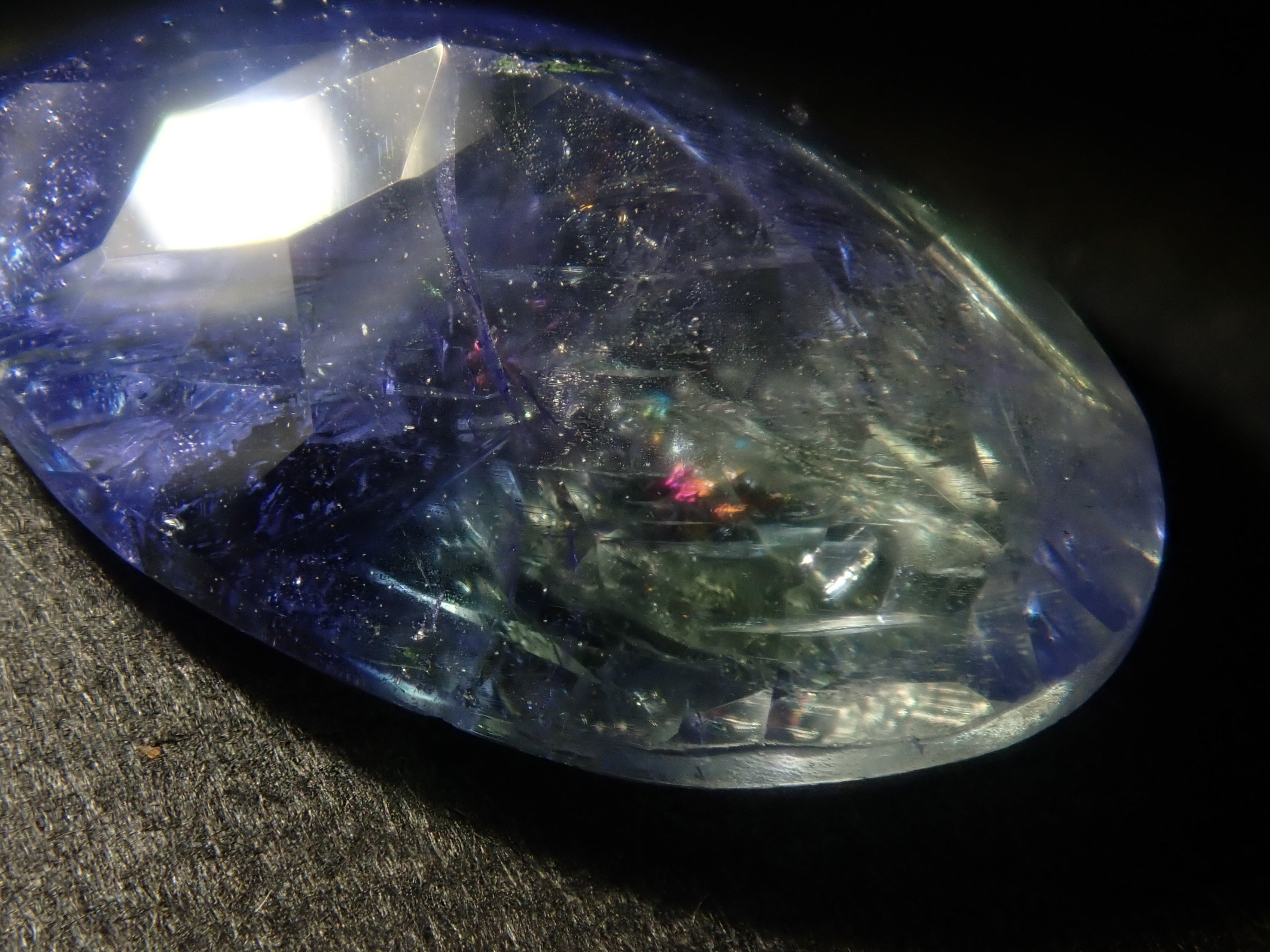 [12560872] Bicolor Tanzanite 6.351ct Loose Stone