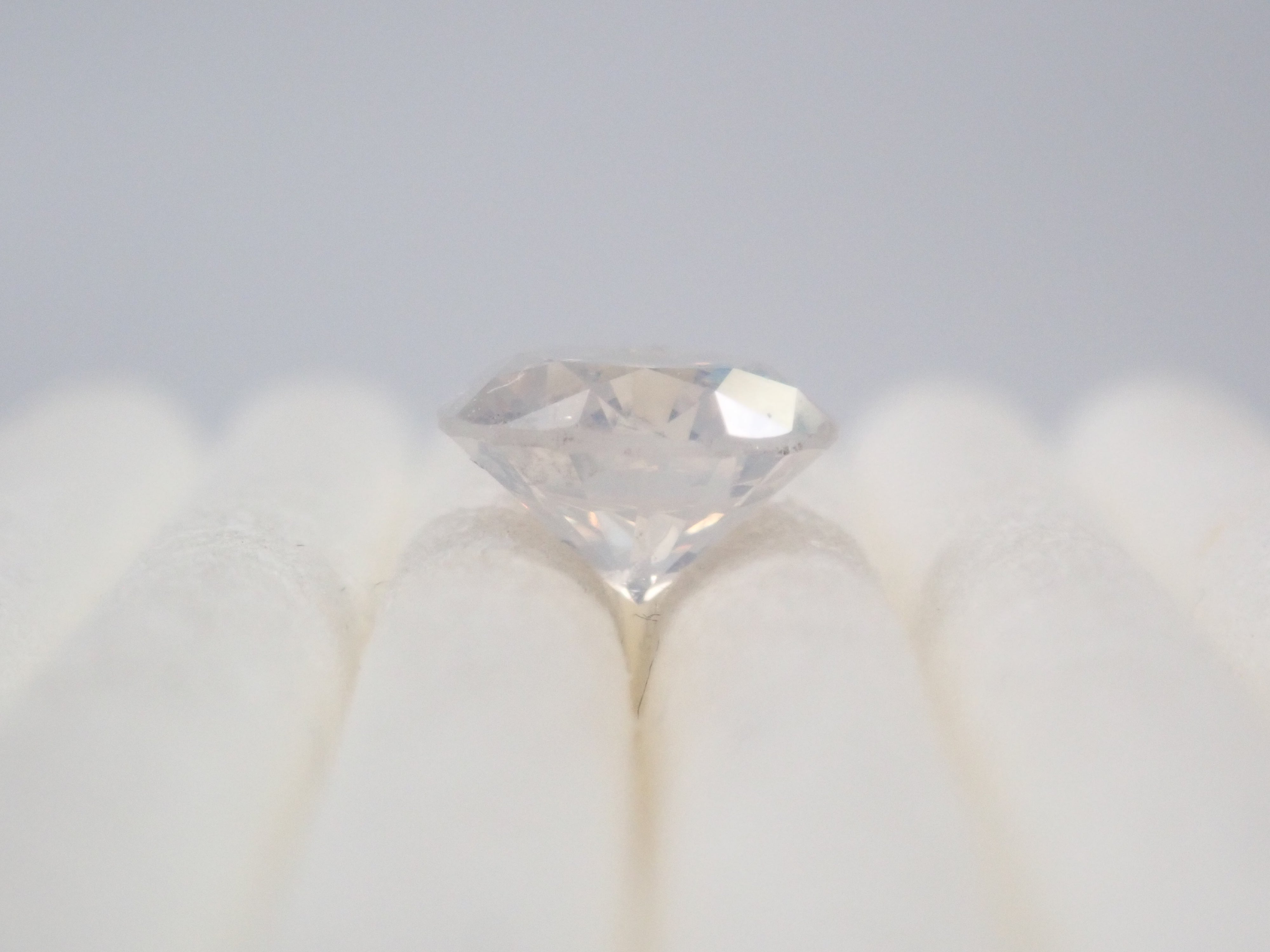 【抽選販売：10/31(金)10時am〆】ホワイトダイヤモンド 6.2mm/0.988ctルース(FANCY WHITE, I2)