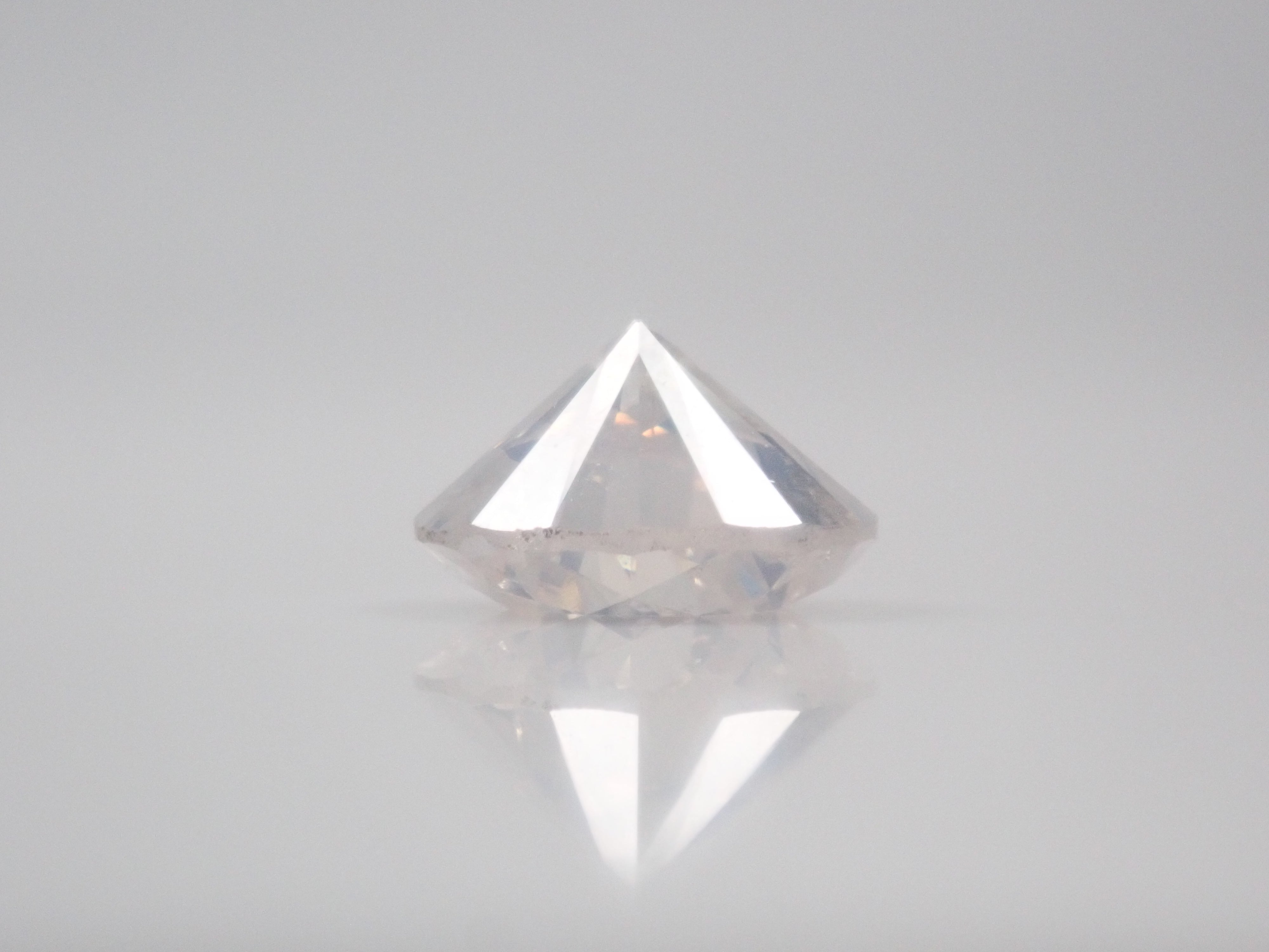 【抽選販売：10/31(金)10時am〆】ホワイトダイヤモンド 6.2mm/0.988ctルース(FANCY WHITE, I2)