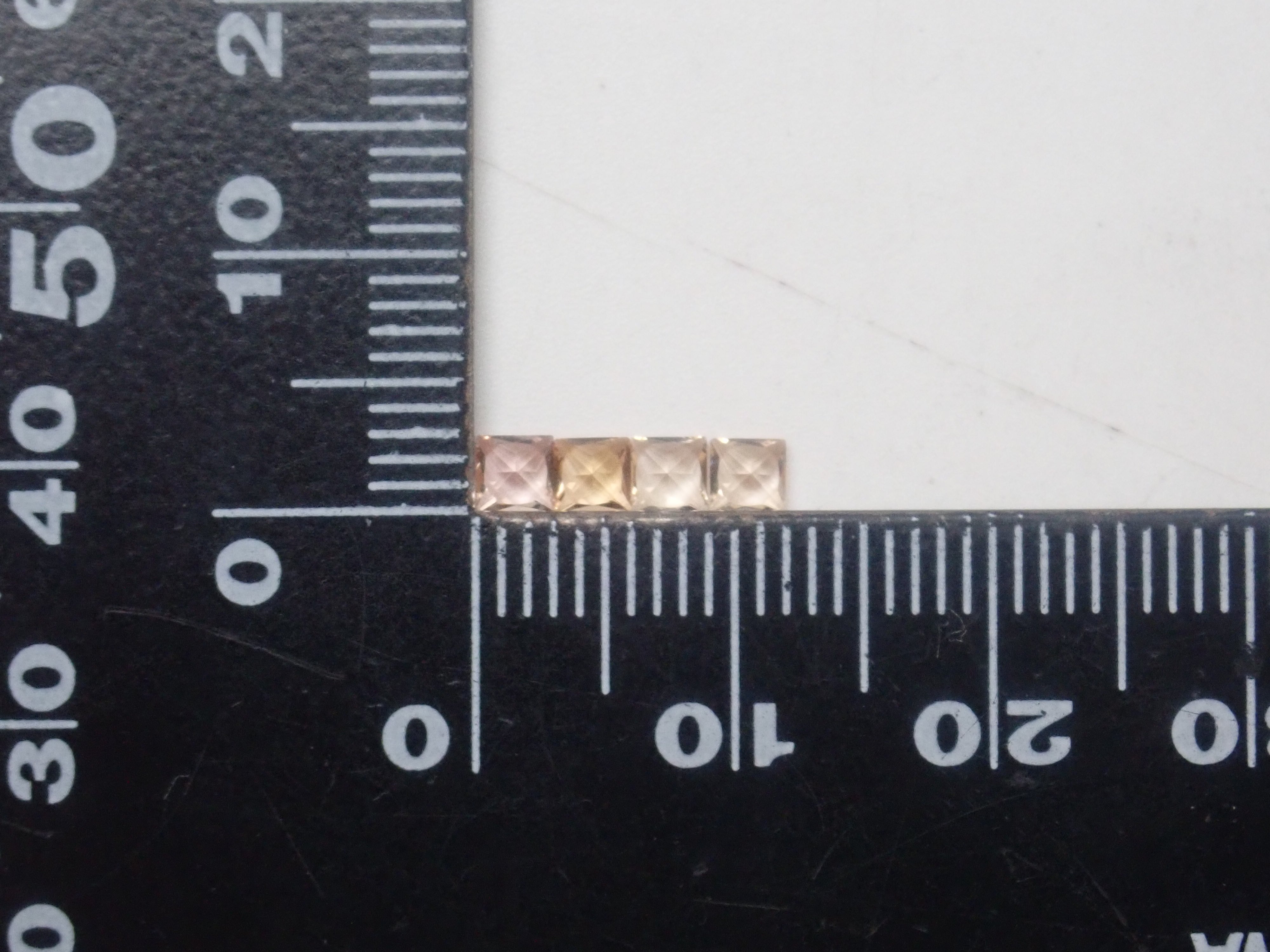 【11/2 22時販売開始】《限定10石》甲州貴石切子（桜切子）のスカイブルートパーズ8.16ctなどが当たる11月誕生石トパーズガチャ💎《複数購入割引有》　　