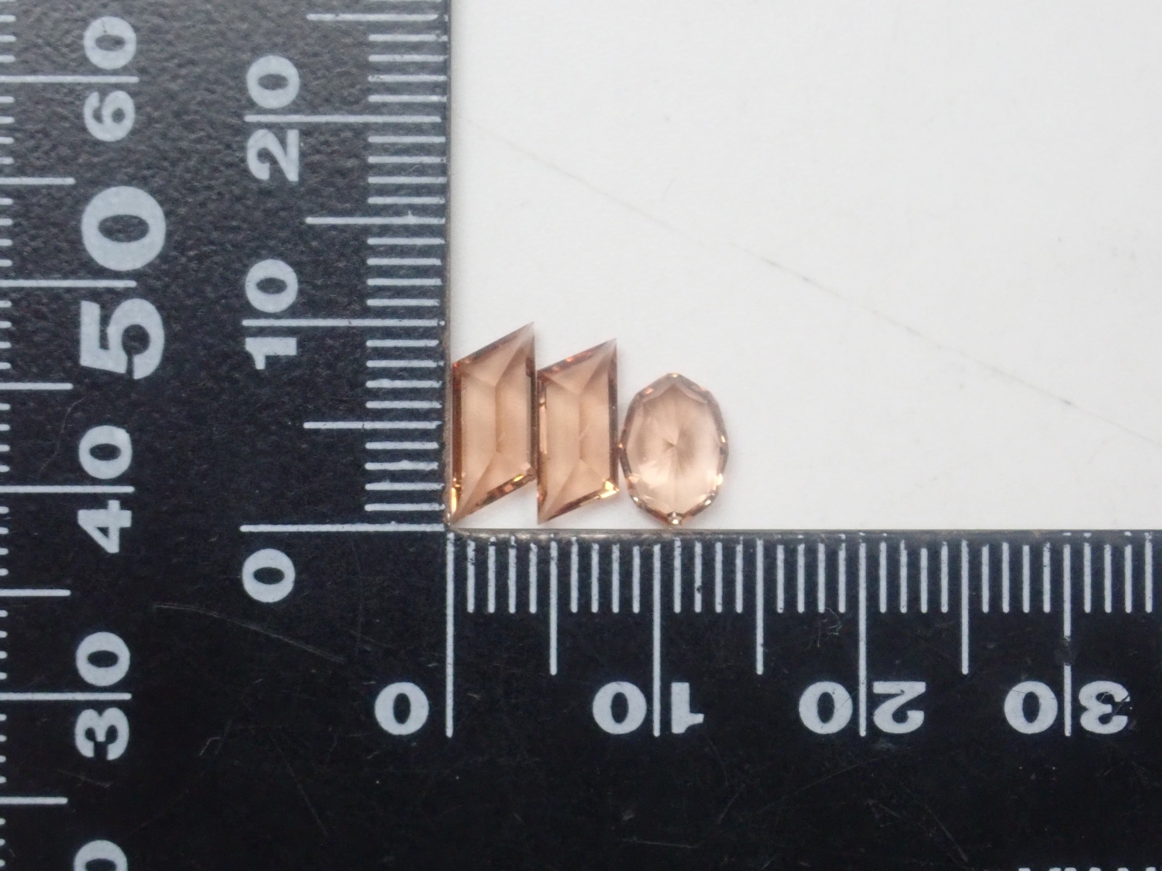 【11/2 22時販売開始】《限定10石》甲州貴石切子（桜切子）のスカイブルートパーズ8.16ctなどが当たる11月誕生石トパーズガチャ💎《複数購入割引有》　　