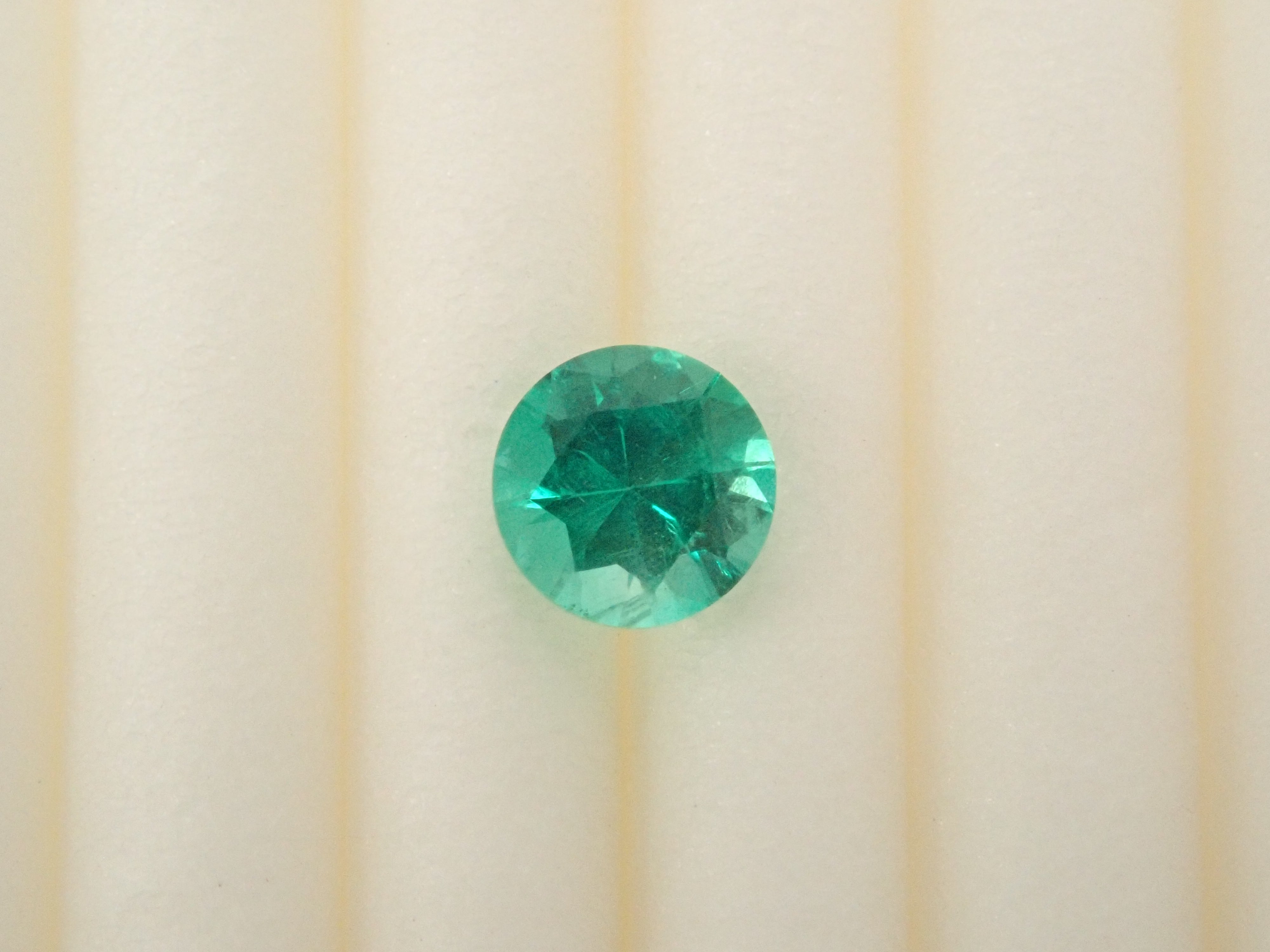 【11/7 22時販売】コロンビア産エメラルド 3.9mm/0.200ctルース