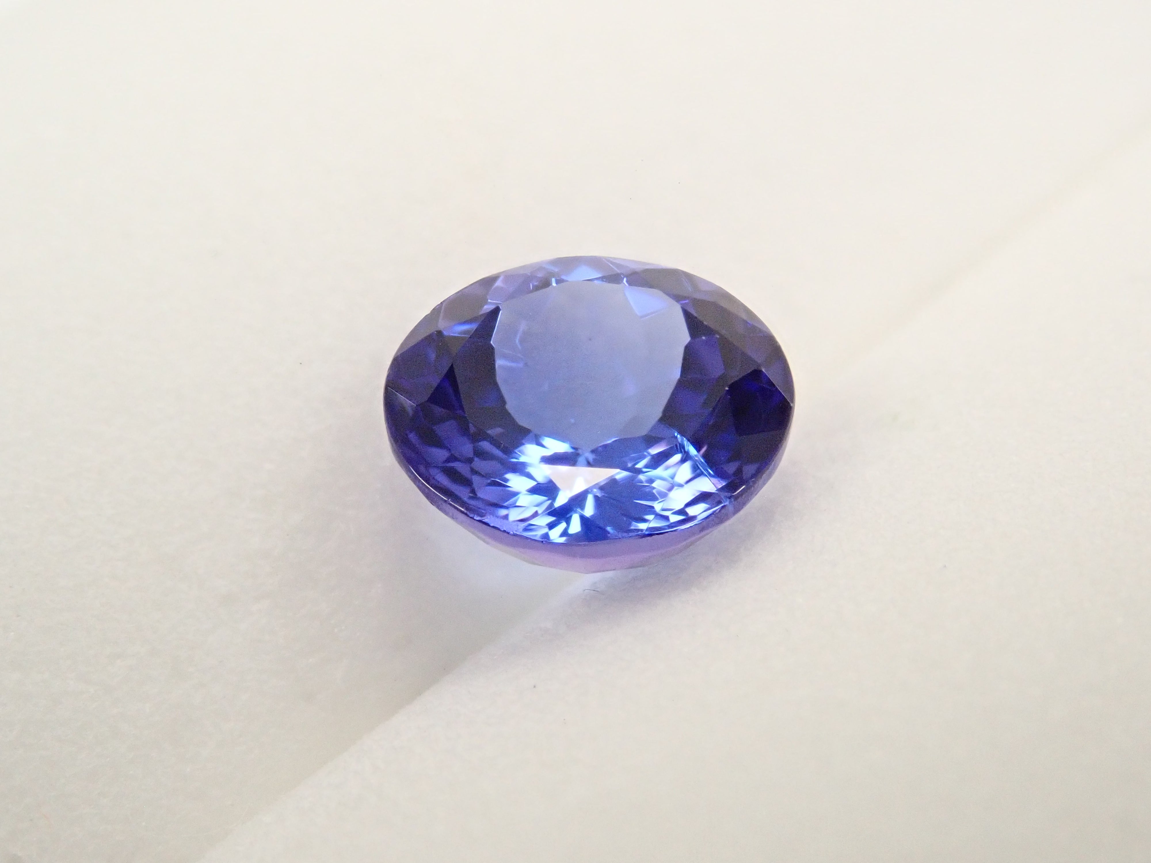 【11月23日晚間10點開賣】坦尚尼亞產坦桑石，7.4毫米/1.747克拉，裸石