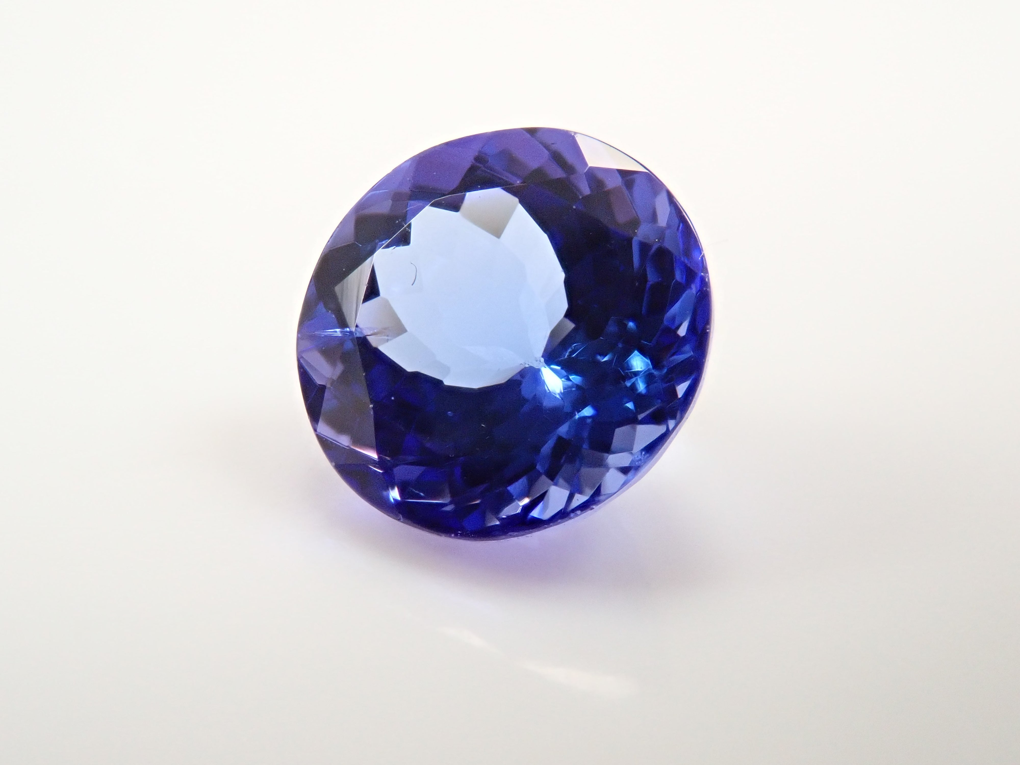 【11月23日晚間10點開賣】坦尚尼亞產坦桑石，7.4毫米/1.747克拉，裸石