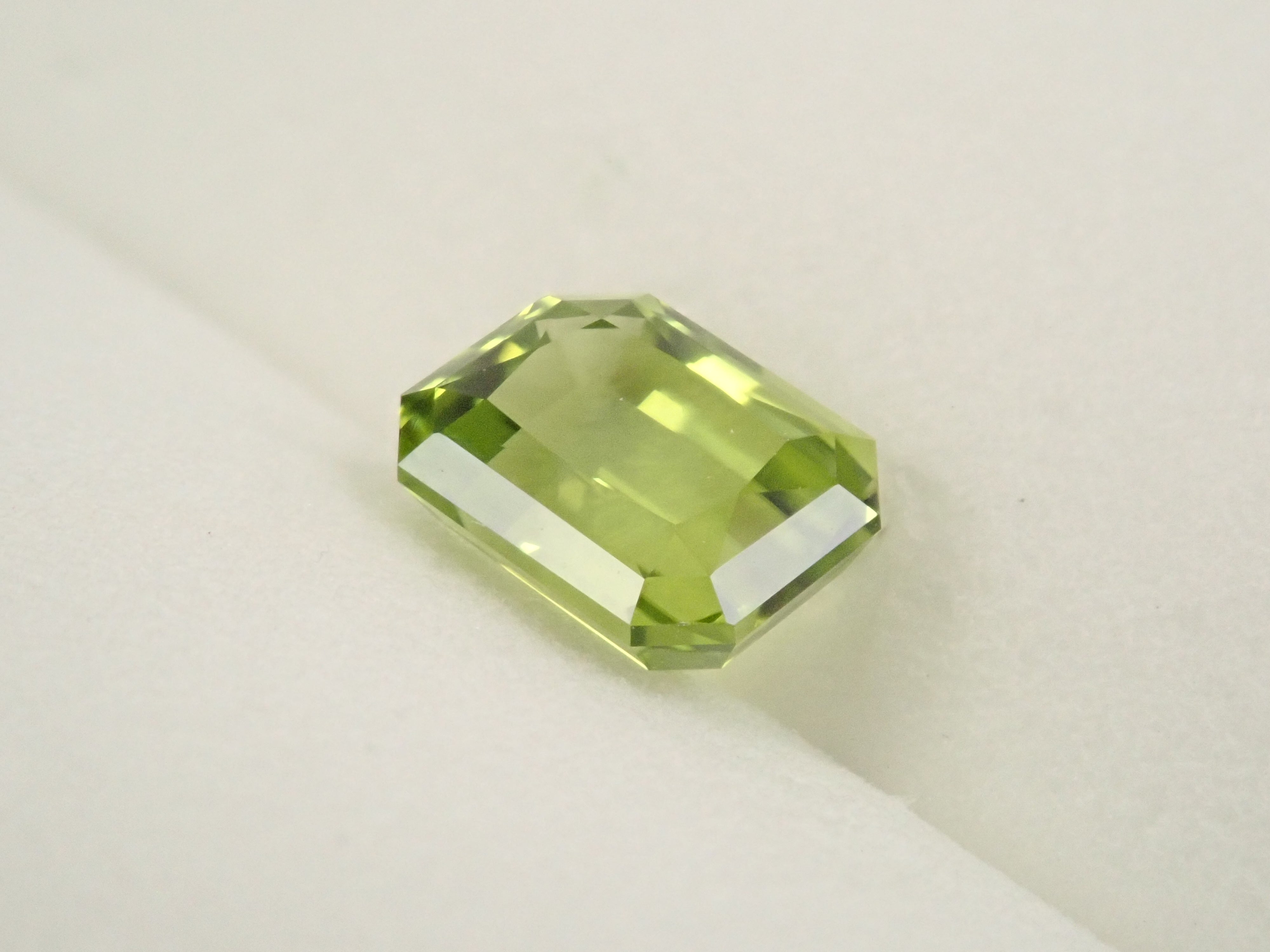[12556633] Peridot 1.176ct loose stone