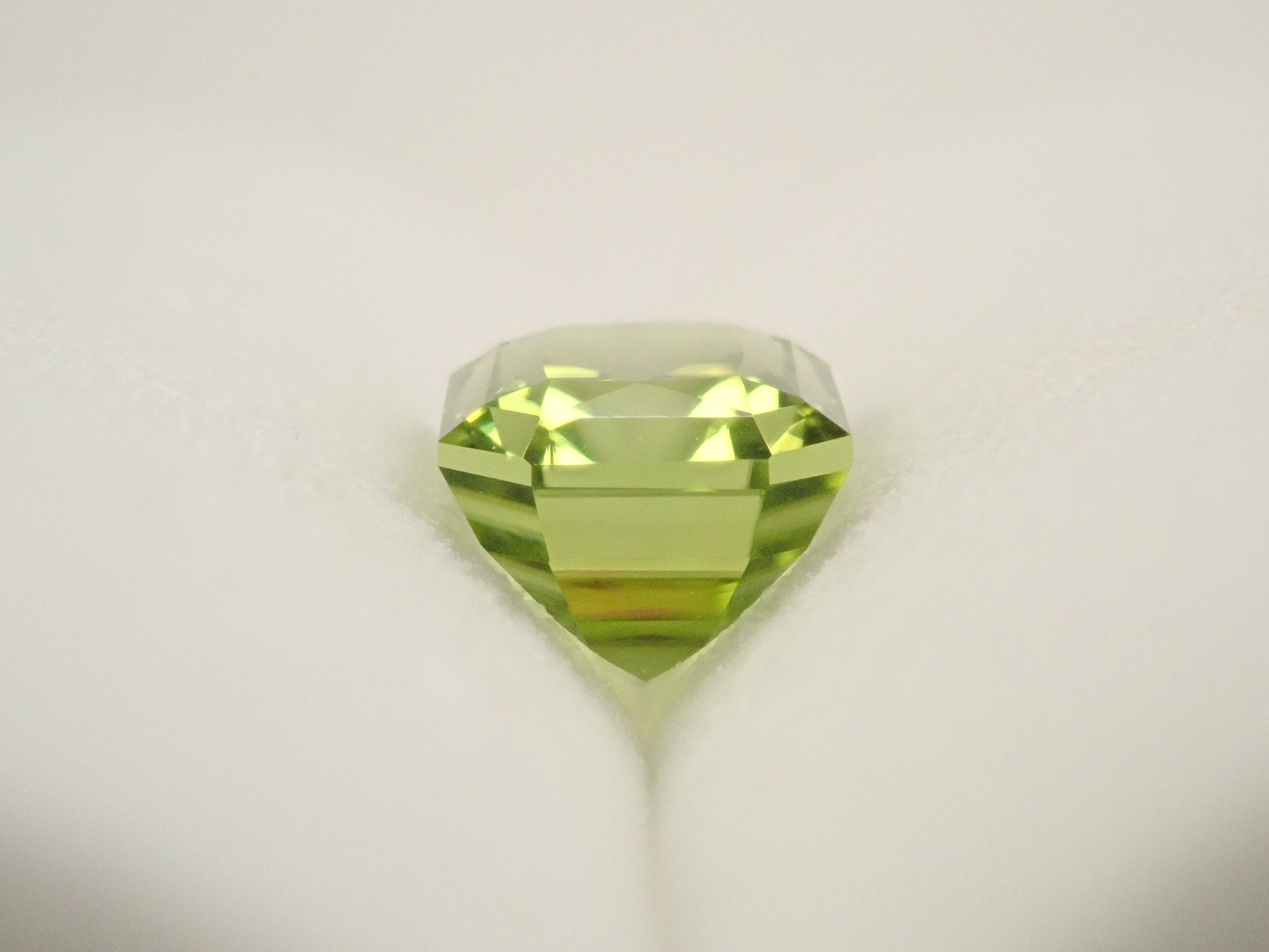[12556633] Peridot 1.176ct loose stone