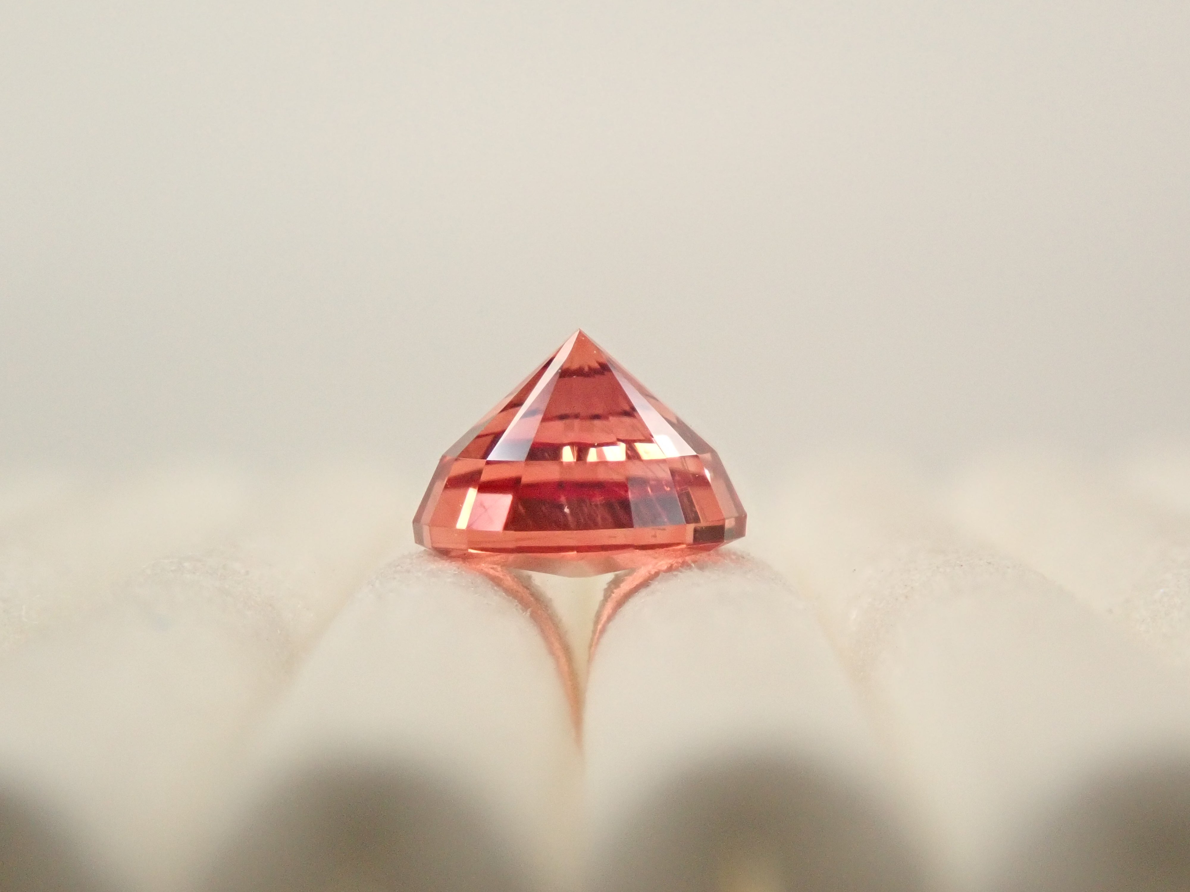 【11/1 22時販売】チベット産アンデシン 0.738ctルース