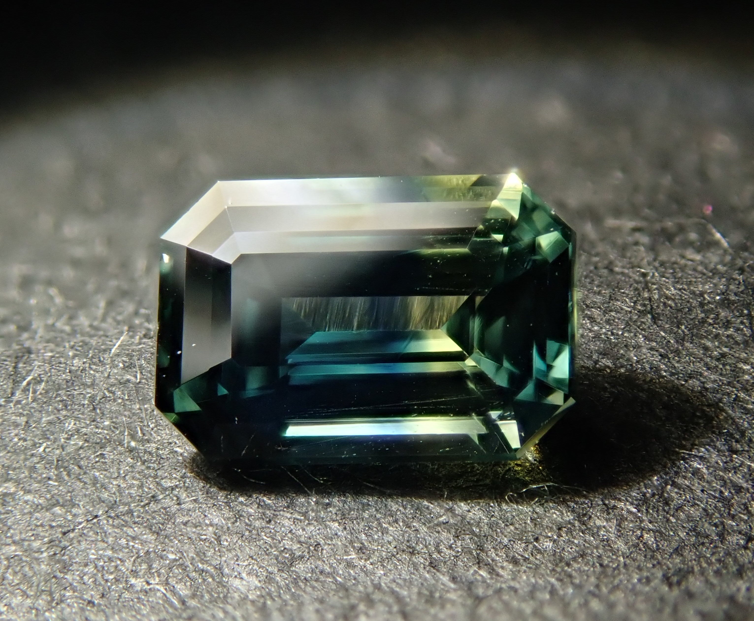 ご予約【世界四大貴石★希少なグリーンサファイアのバイカラー！】サファイア リング 世界四大貴石☆希少なグリーンサファイアのバイカラー！】サファイア