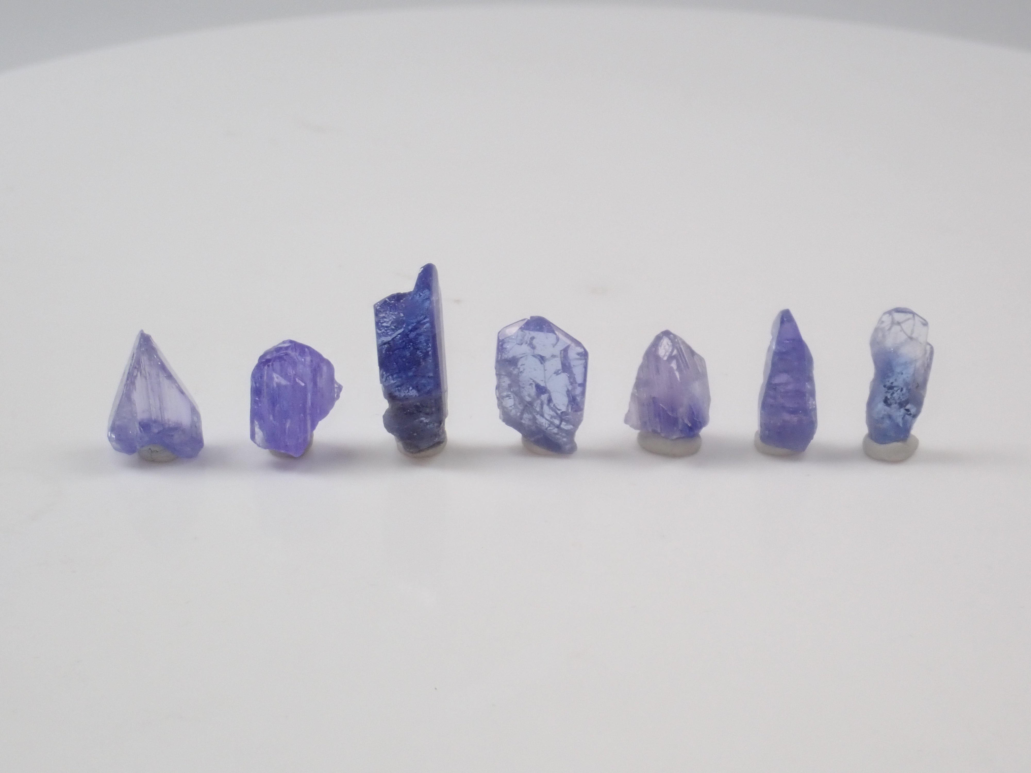 【11/2 22時販売開始】《限定10石》バイカラーピンクタンザナイト原石含むタンザナイト原石ガチャ（平均4.2ct）《複数購入割引有》　