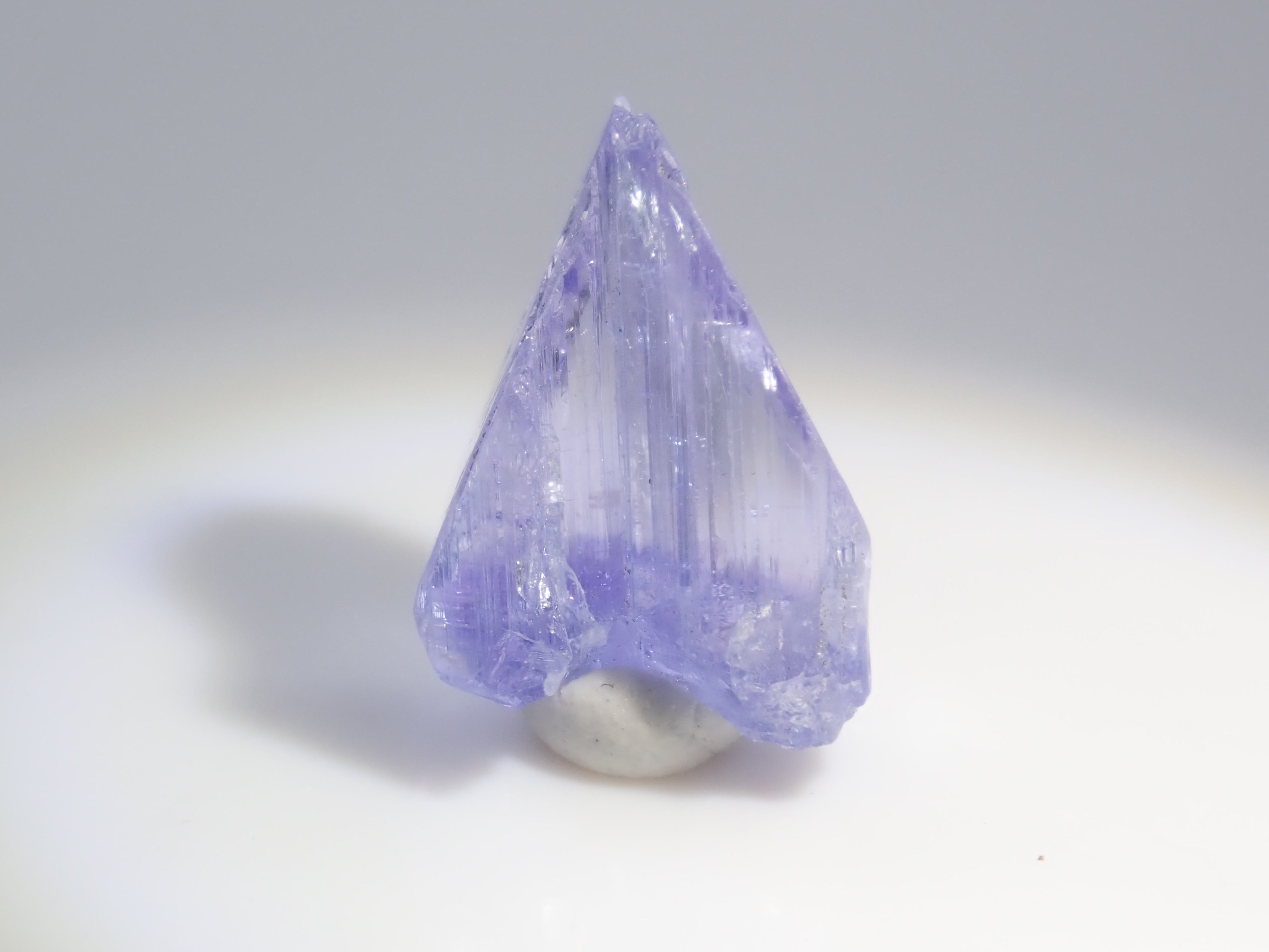 【11/2 22時販売開始】《限定10石》バイカラーピンクタンザナイト原石含むタンザナイト原石ガチャ（平均4.2ct）《複数購入割引有》　