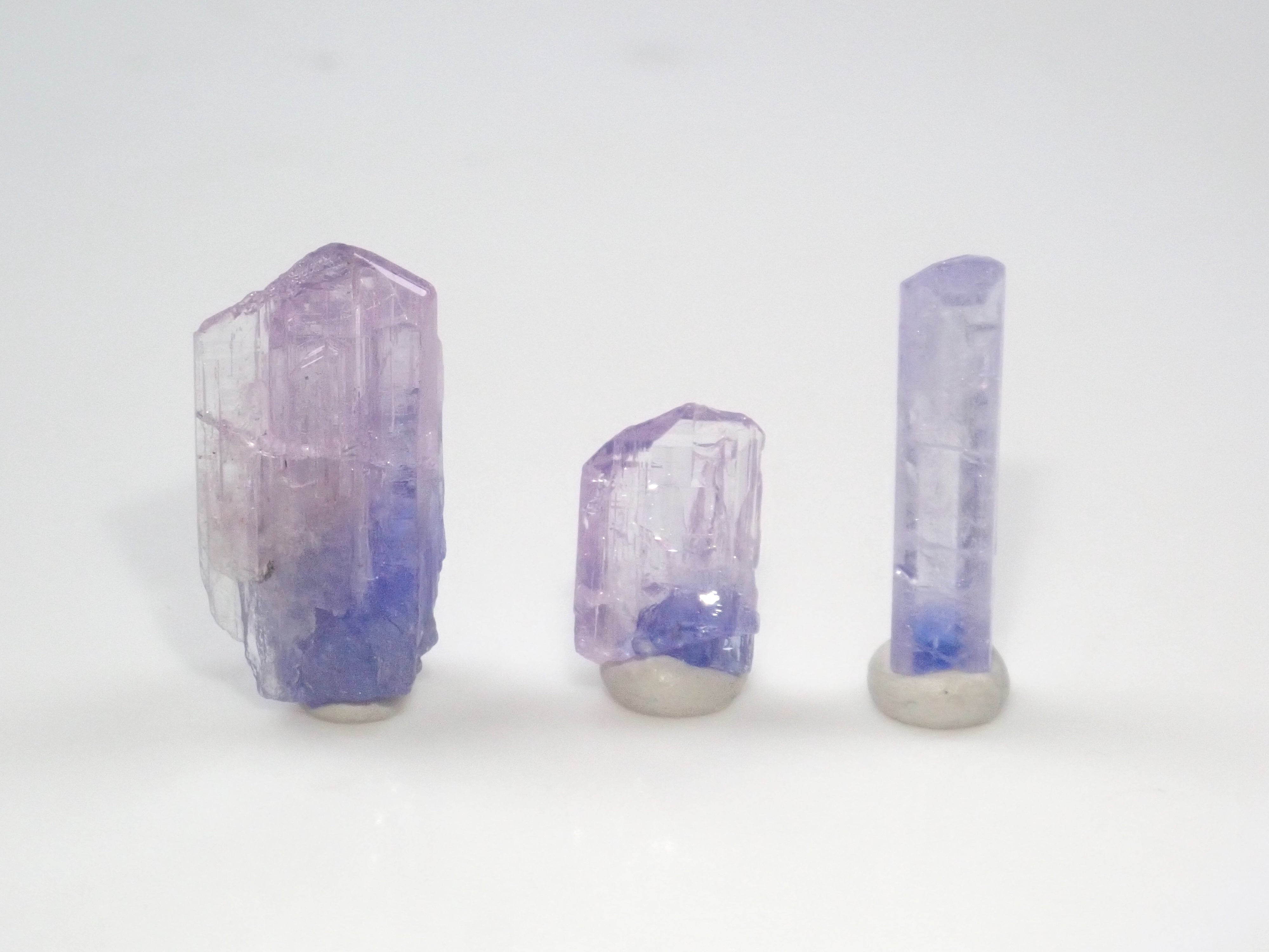 【11/2 22時販売開始】《限定10石》バイカラーピンクタンザナイト原石含むタンザナイト原石ガチャ（平均4.2ct）《複数購入割引有》　