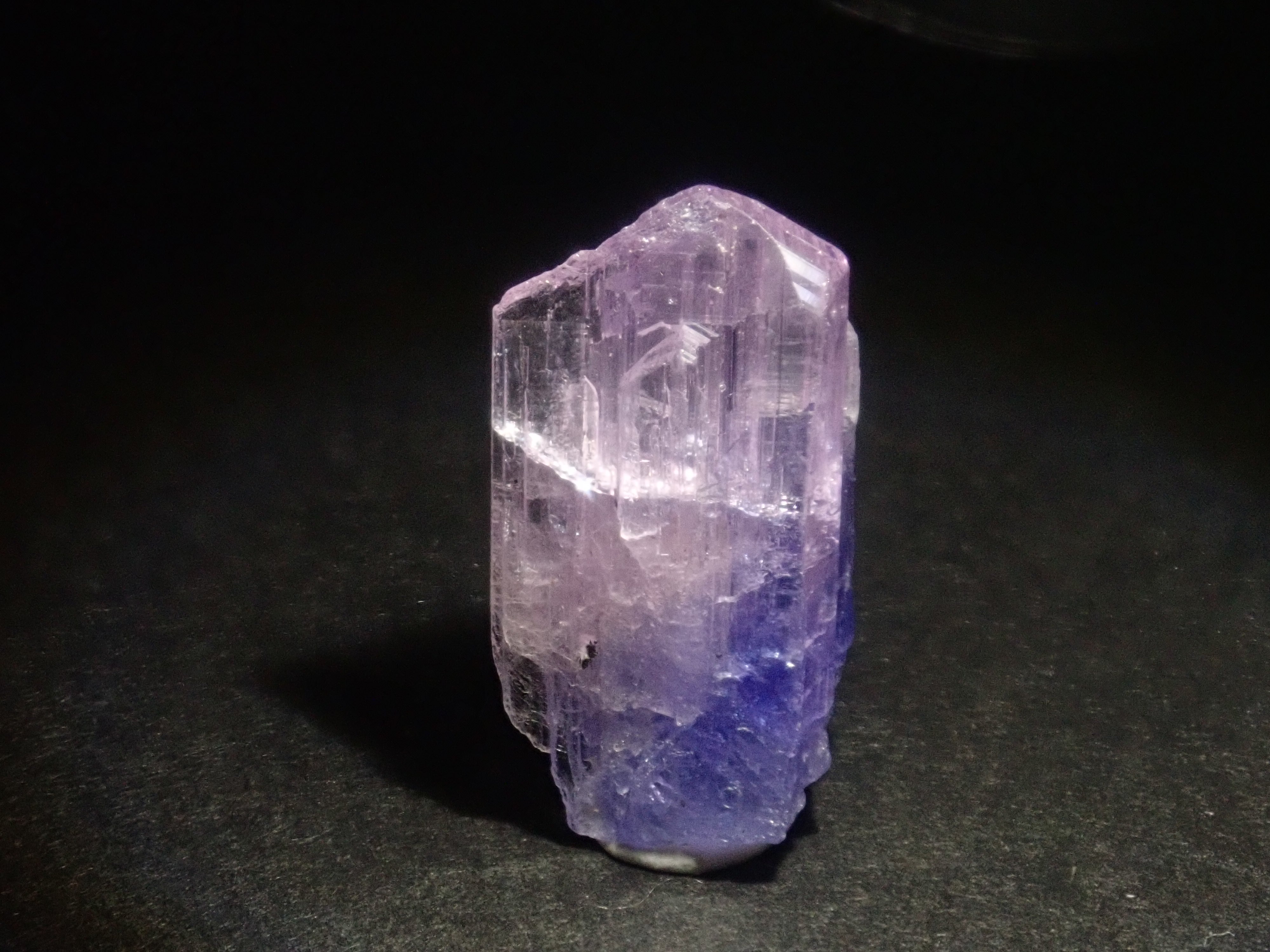 バイカラーピンクタンザナイト原石含むタンザナイト原石ガチャ《複数