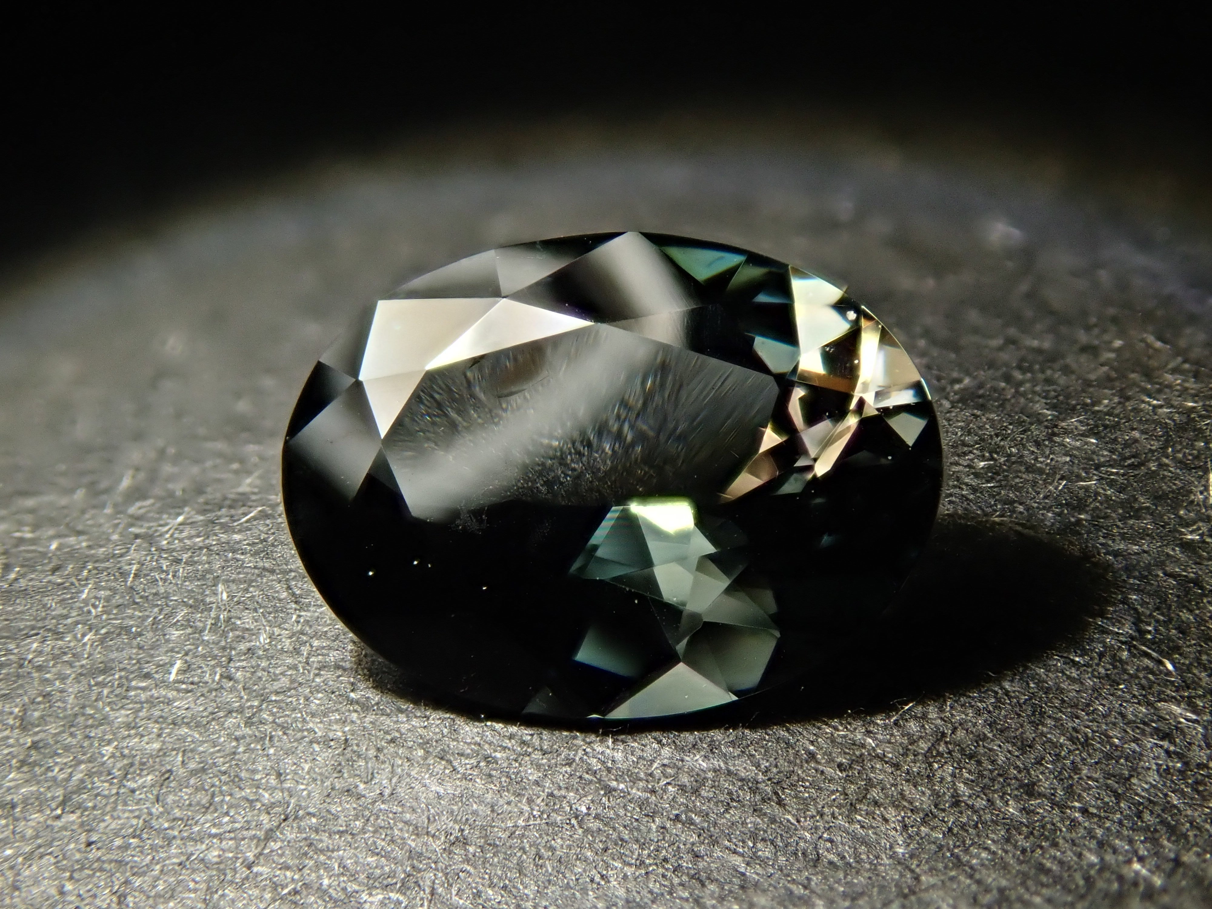 【11/1 22時販売】スリランカ産サファリン 0.738ctルース