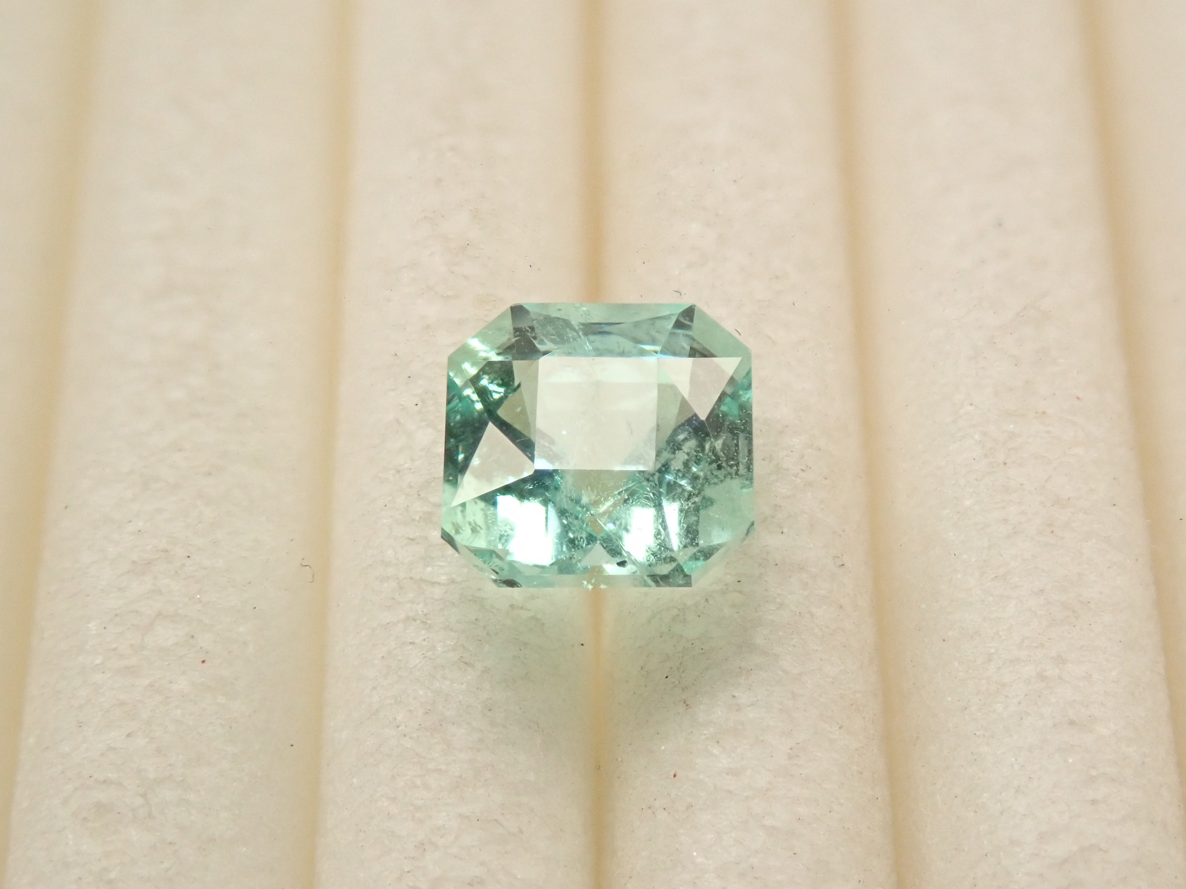 [11/2 22:00] 巴西薄荷祖母綠裸石，0.491克拉