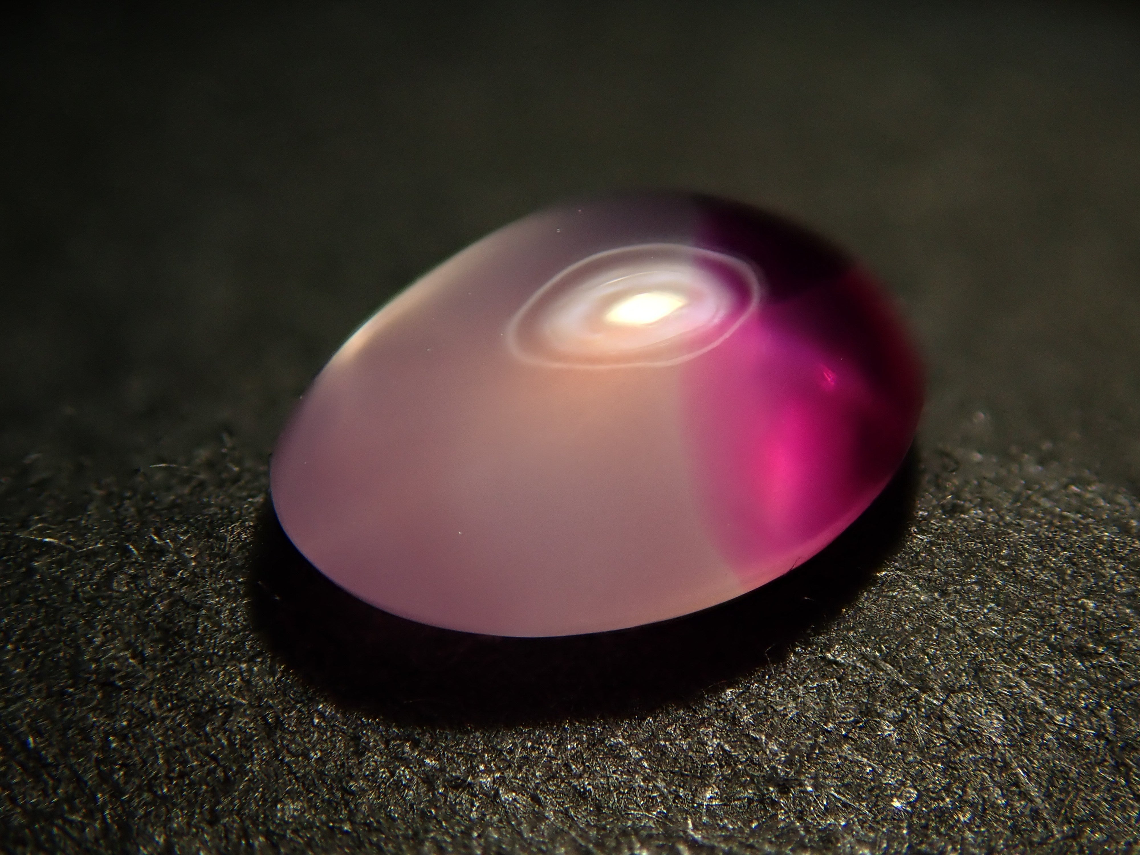 ミャンマー産バイカラースターサファイア 0.640ctルース