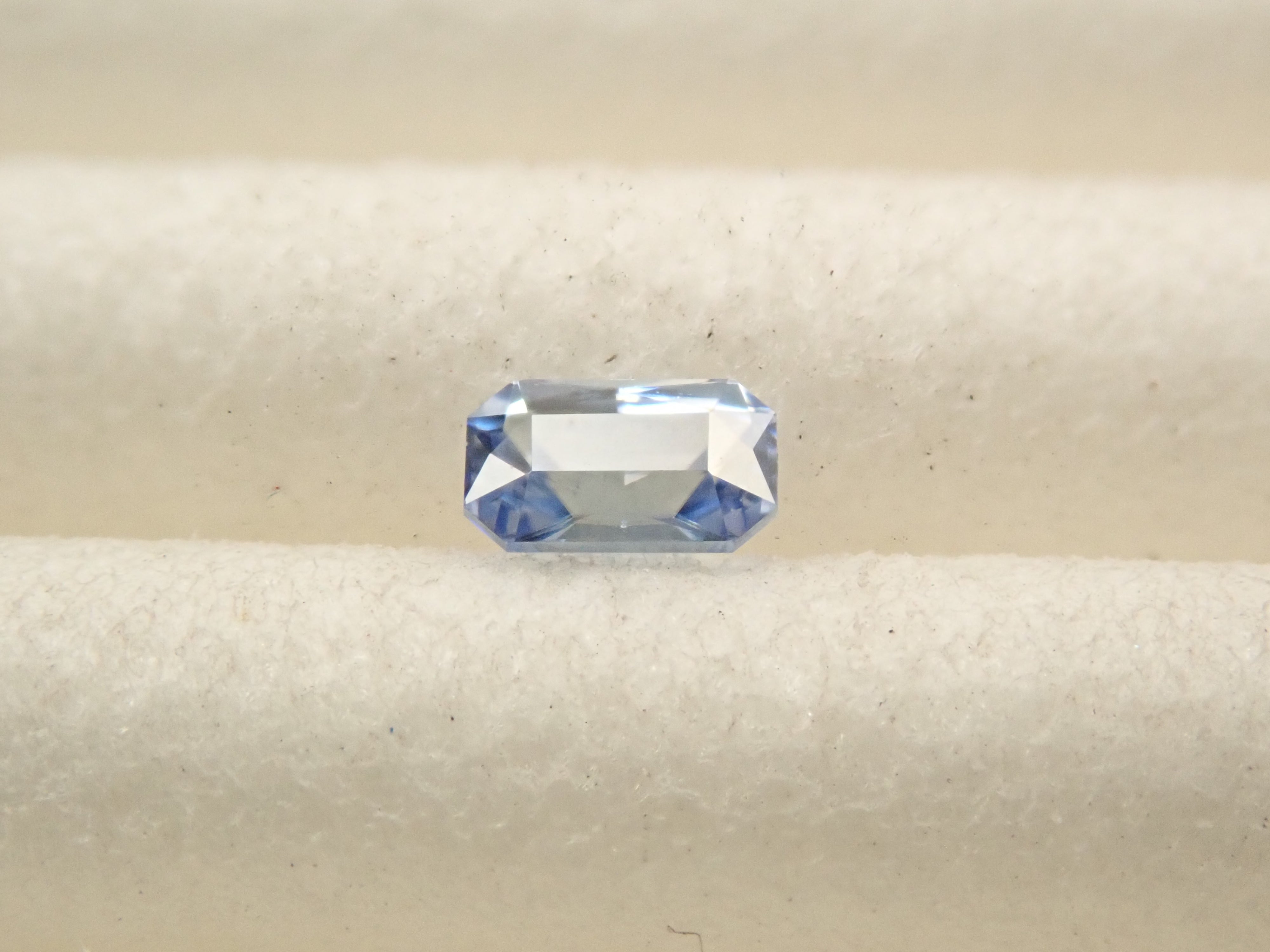 アメリカ産ベニトアイト 0.071ctルース