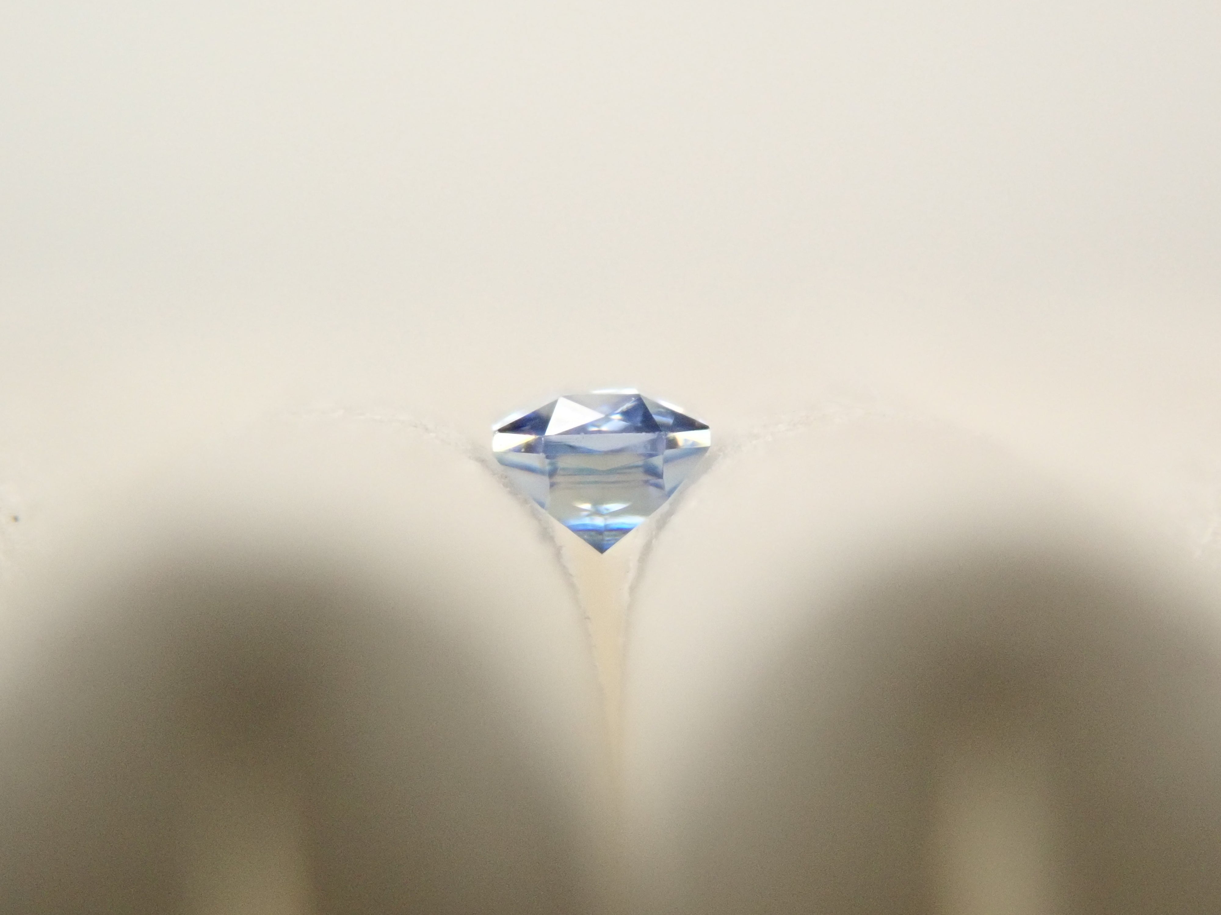 アメリカ産ベニトアイト 0.071ctルース