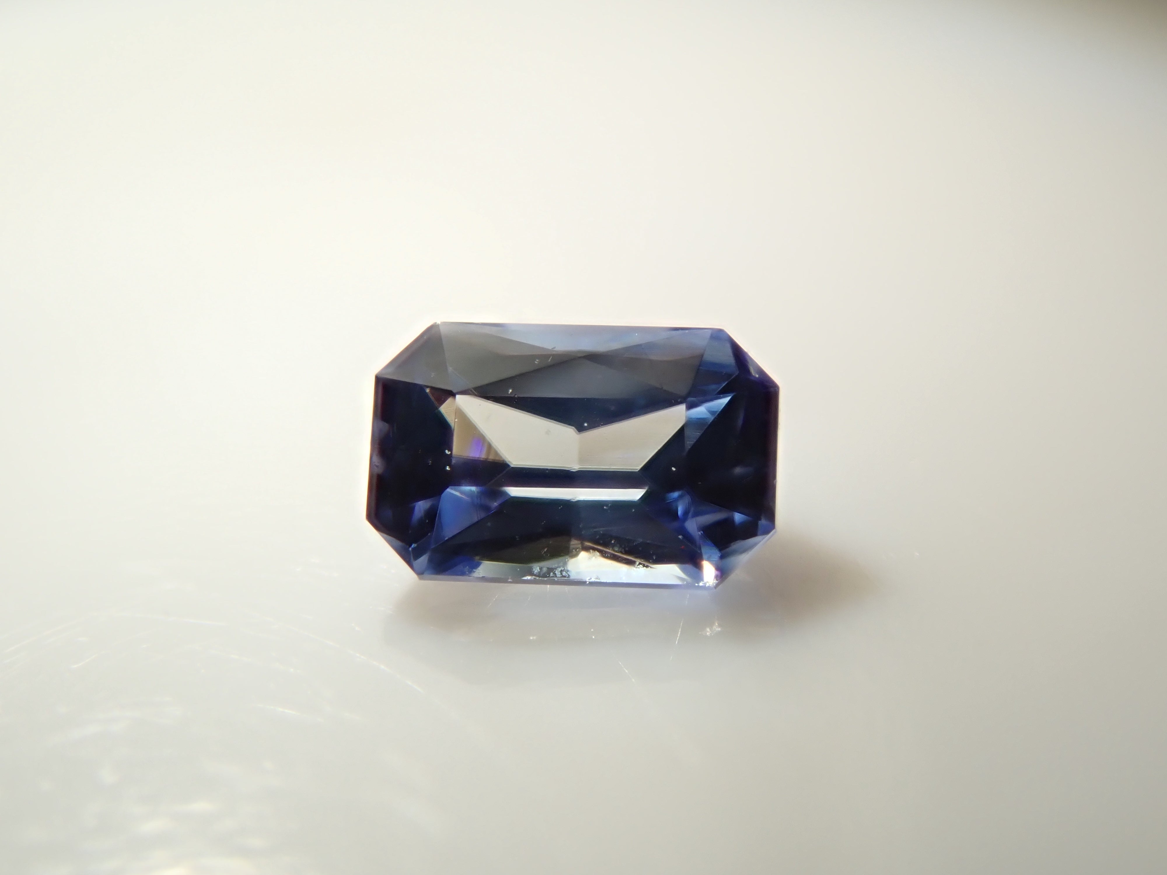 アメリカ産ベニトアイト 0.071ctルース