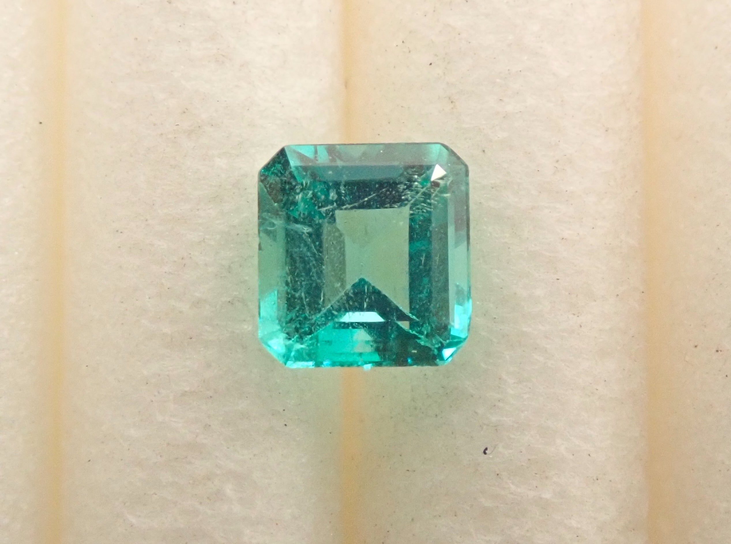 コロンビア産エメラルド 0.121ctルース