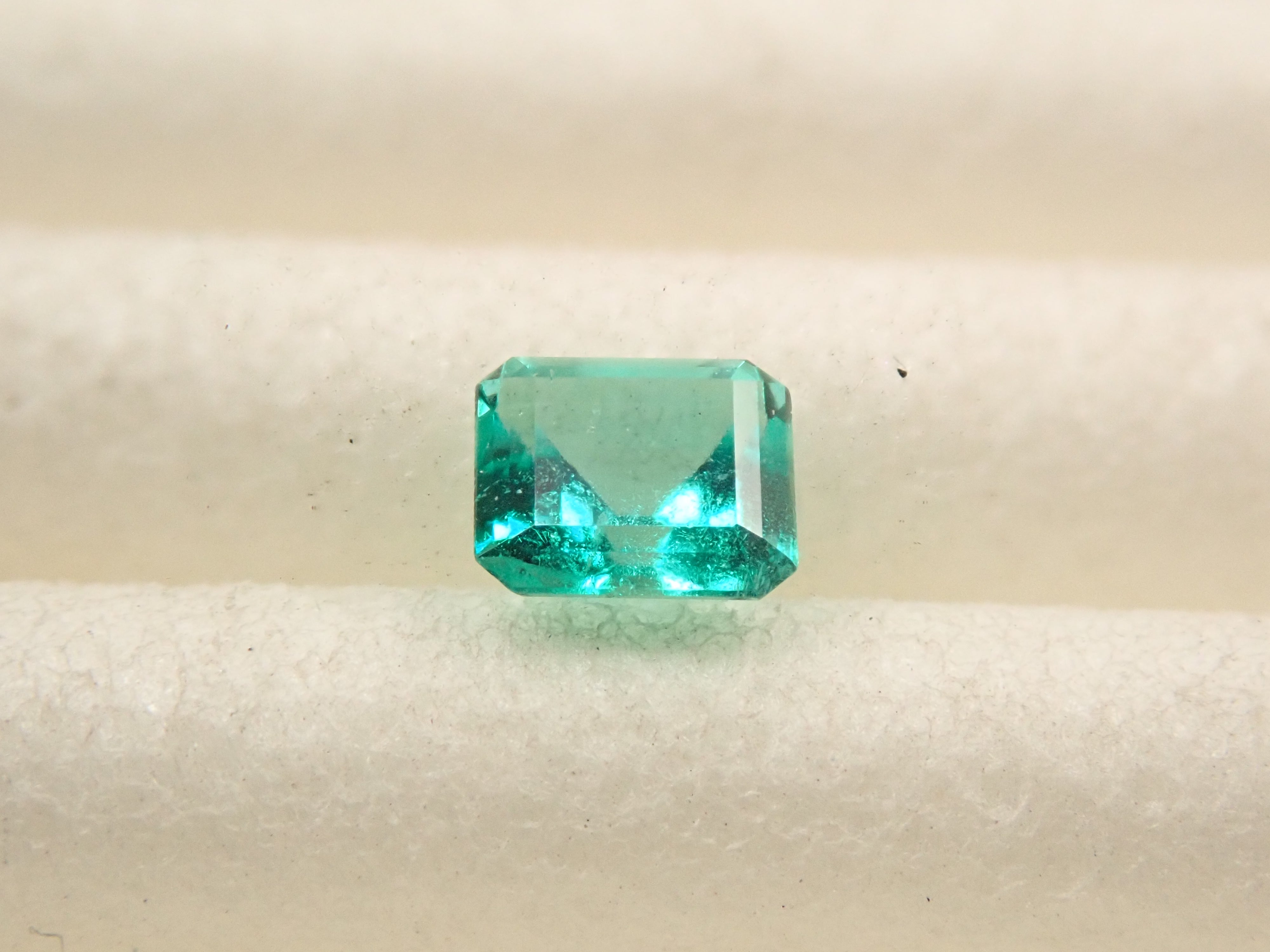 コロンビア産エメラルド 0.121ctルース